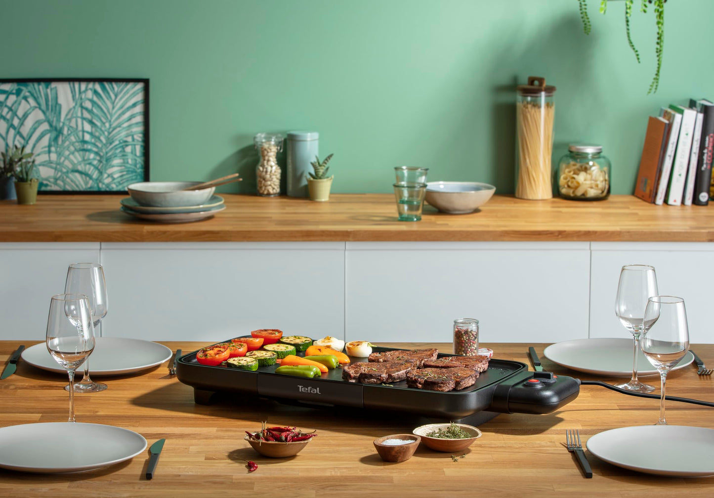 Tefal Plancha Booster table grill, 2200 W, extra large grill surface, boost zone, 6 temperature levels, continuous grill plates, including fat drain channel, Thermo-Spot, black, CB6428