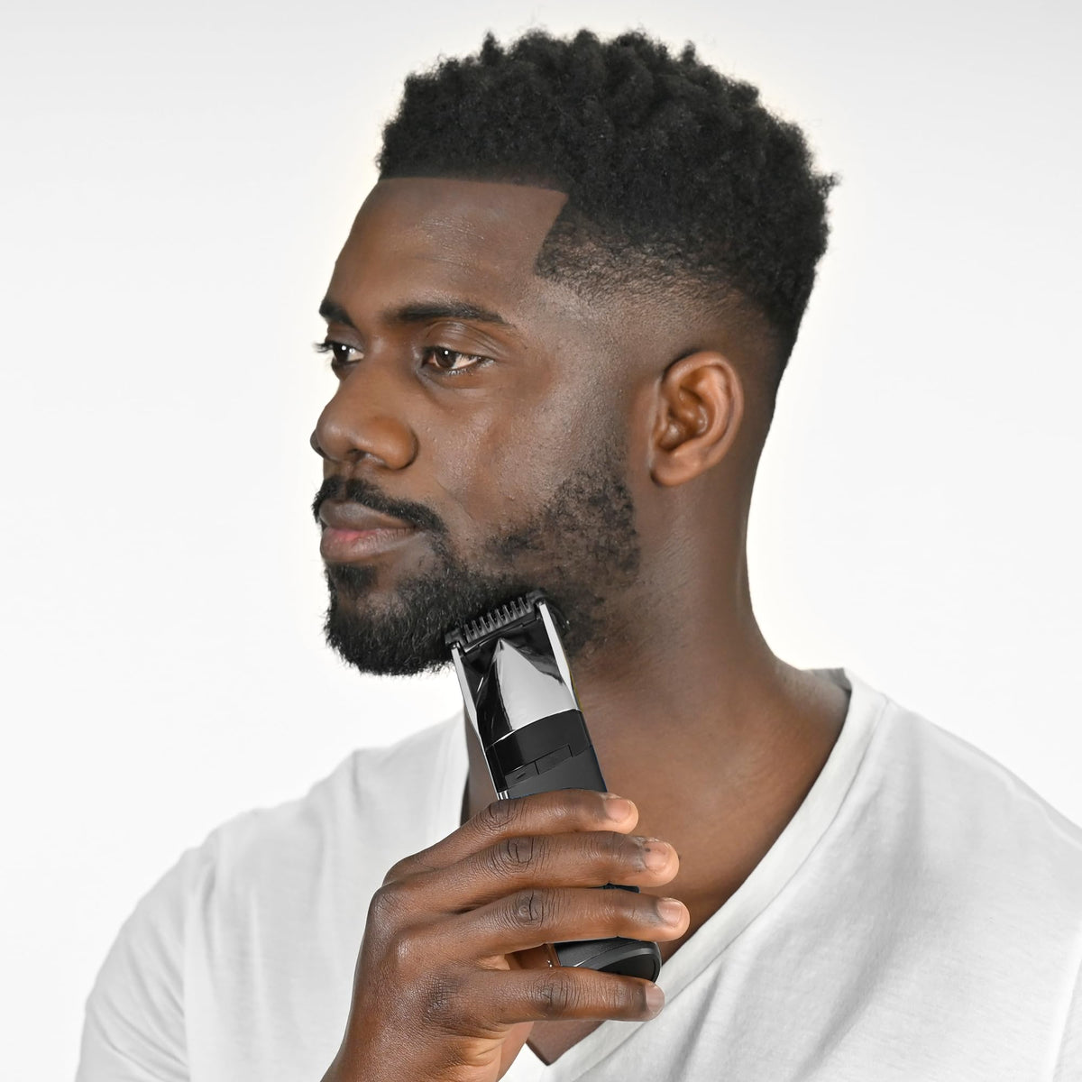 BaByliss Super-X Metal Stubble Trimmer – Waterproof beard trimmer with Japanese steel blades (0.4–5 mm), digital display, lithium-ion battery, 90 minutes runtime, S996E