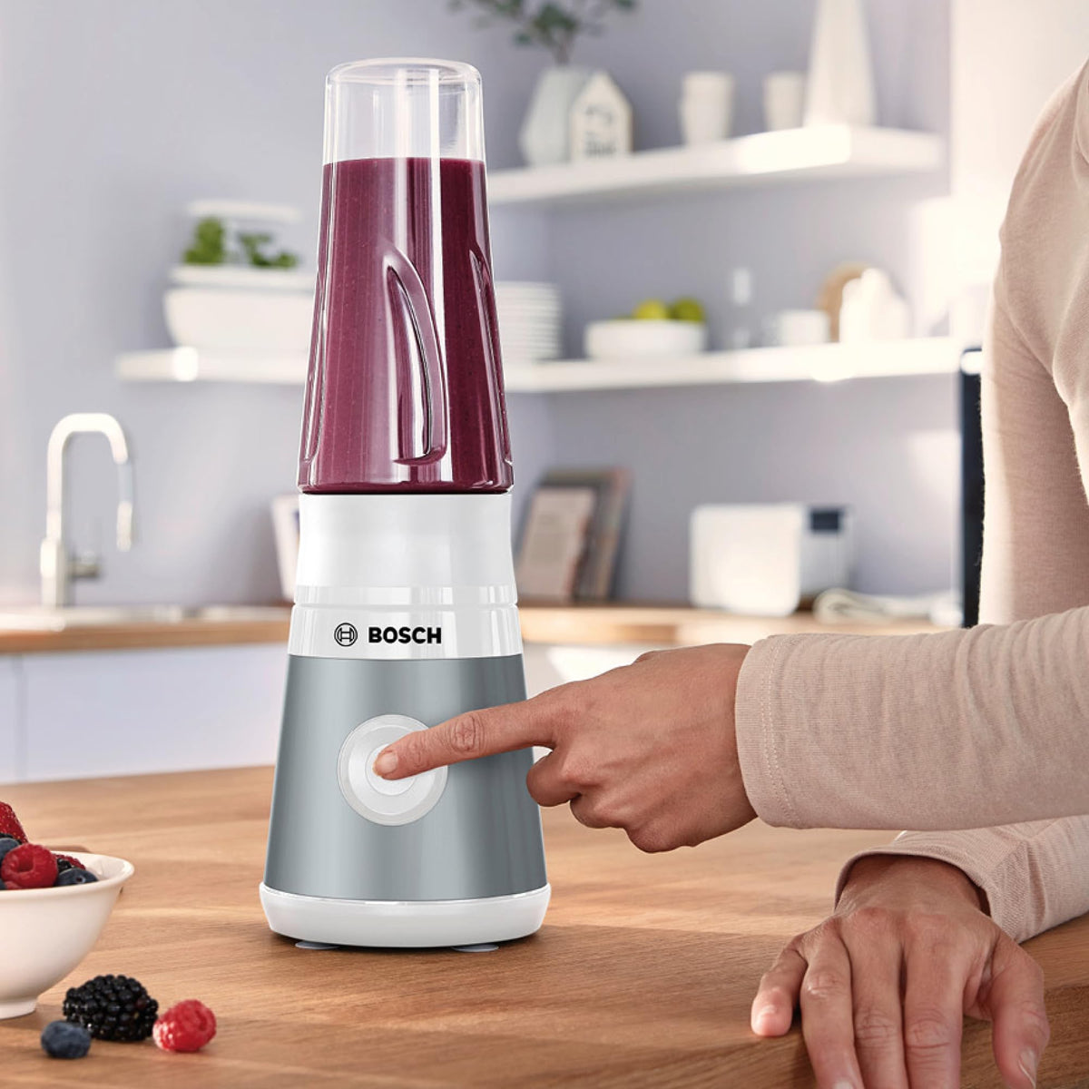 Bosch Mini Stand Mixer, Smoothie Maker, Mini High-Speed Mixer, up to 40,000 rpm, 450 W, ToGo Bottle, 4-Blade Knife, dishwasher-safe parts, Made in Europe, VitaPower Series 2 MMB2111T
