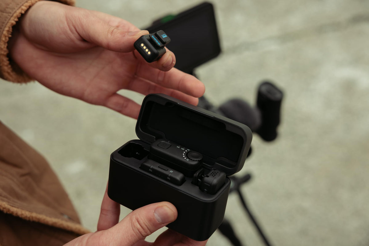 GoPro Wireless Microphone Complete Set (2 TX, 2 RX, Charging Case) – For GoPro/Camera/iPhone/Android, ultra-compact, high audio quality, noise cancellation, gain control, vlogging - AWMIC-010-EU