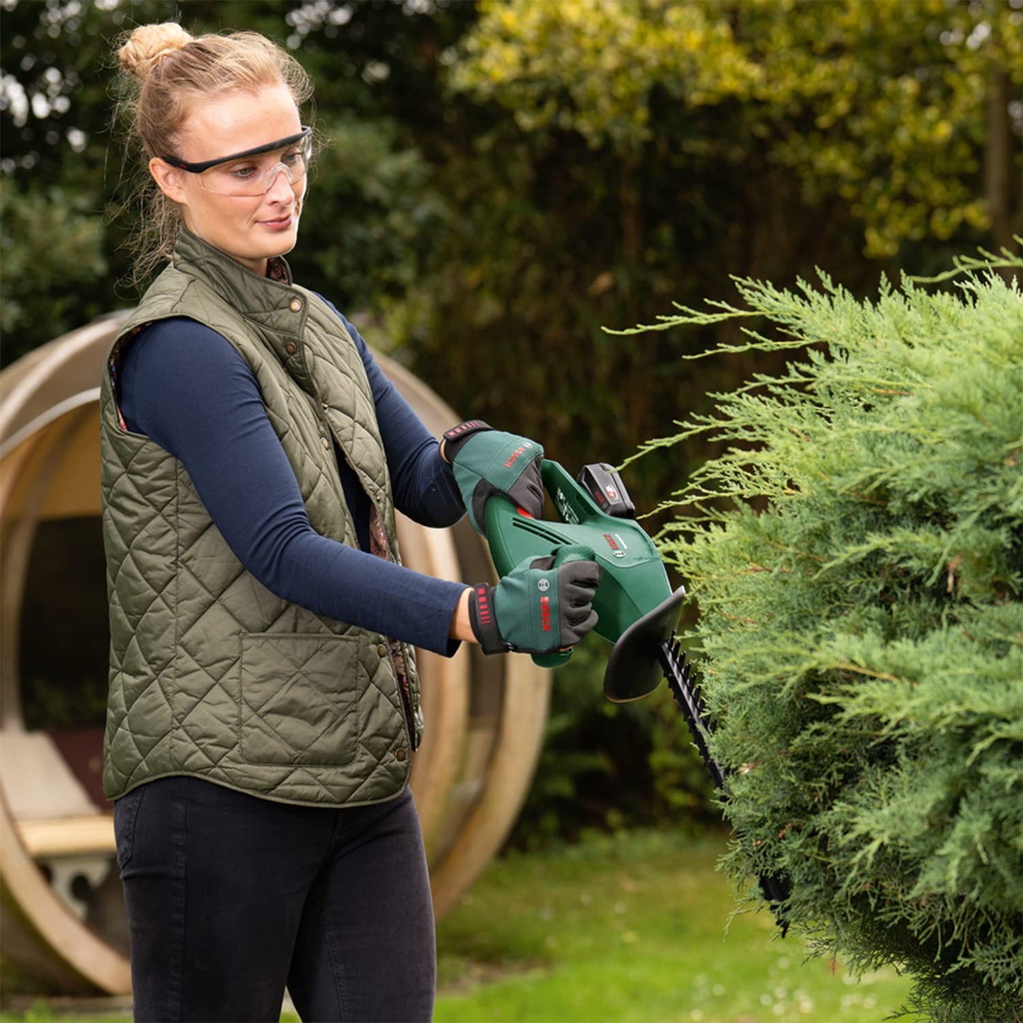 Bosch cordless hedge trimmer EasyHedgeCut 18V-44-11 (without battery/charger) - 0600849H06