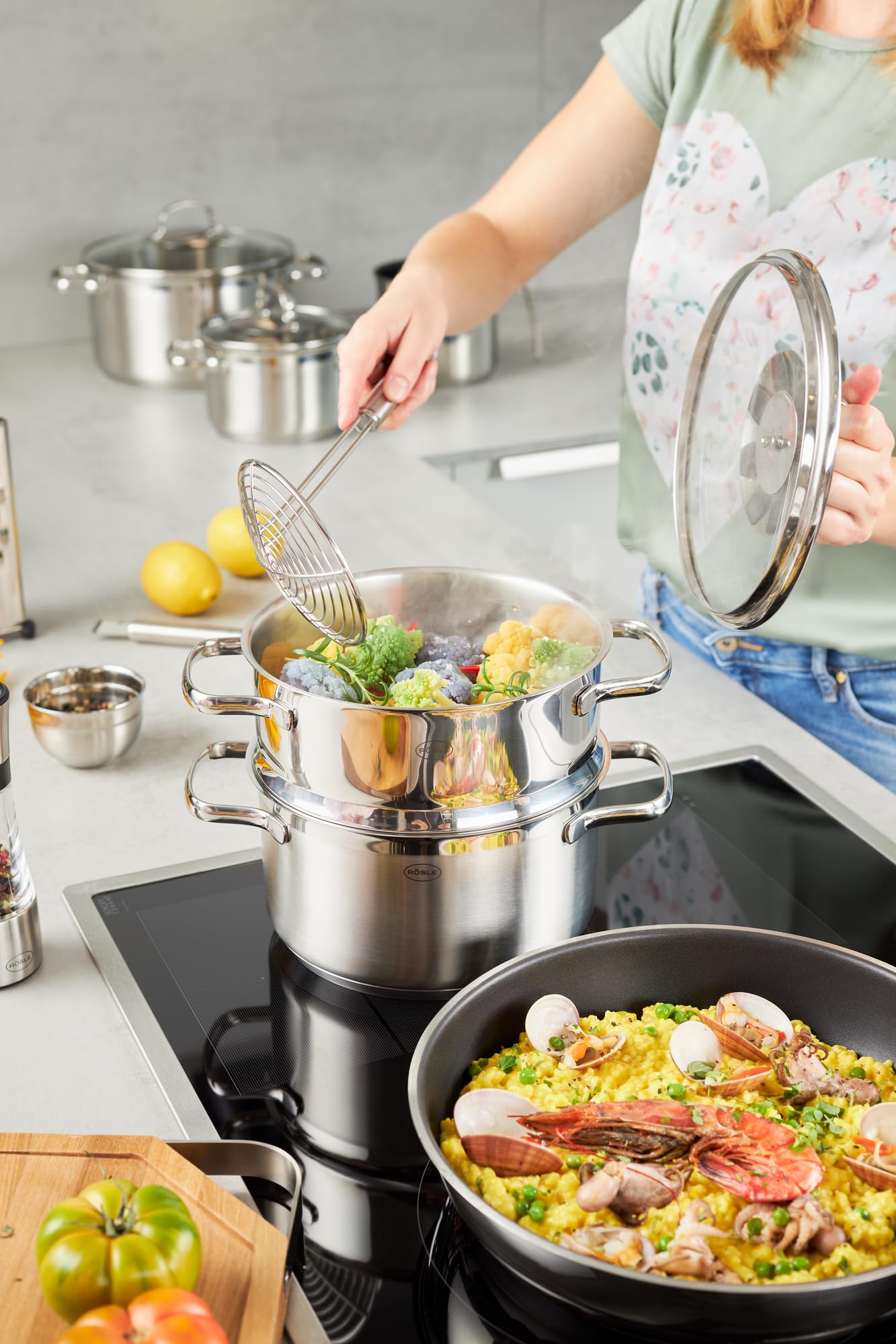 RÖSLE ELEGANCE wok pan, high-quality stainless steel wok with robust ProCera ceramic seal, 28 cm, 18/10 stainless steel, suitable for induction, silver - 13362