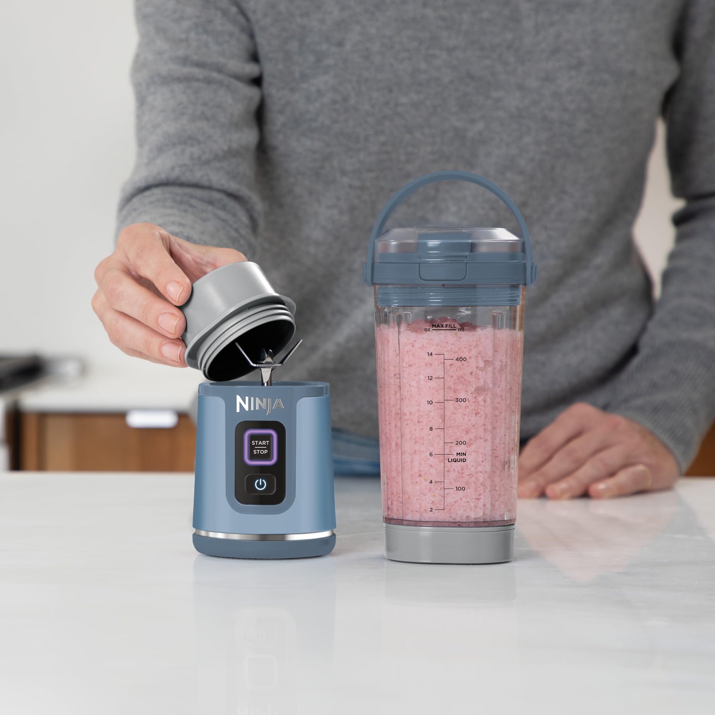 Ninja Blast Portable Mixer/Blender/Smoothie Maker, 530ml Cup, Leak-Proof Lid, Powerful Mini Stand Mixer, Cordless & Rechargeable, Crushes Ice & Fruit, Blue, BC151EUNV