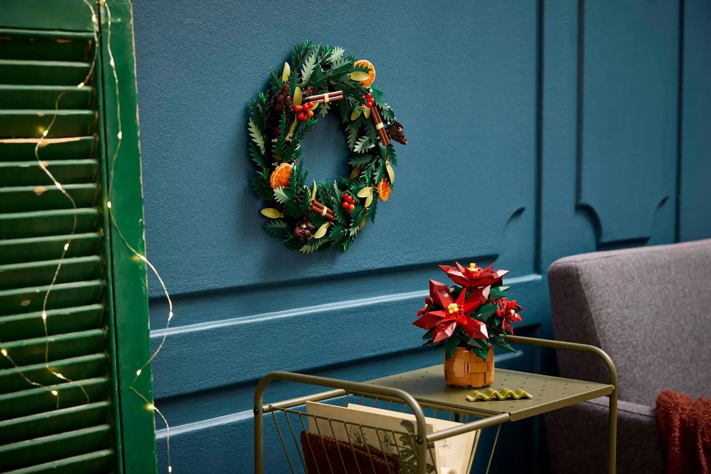 LEGO Botanicals Christmas wreath - Winter decoration for hanging - Christmas table decorations - Mindful building project - Make your own Advent wreath and door wreath - Christmas gifts for adults 10340