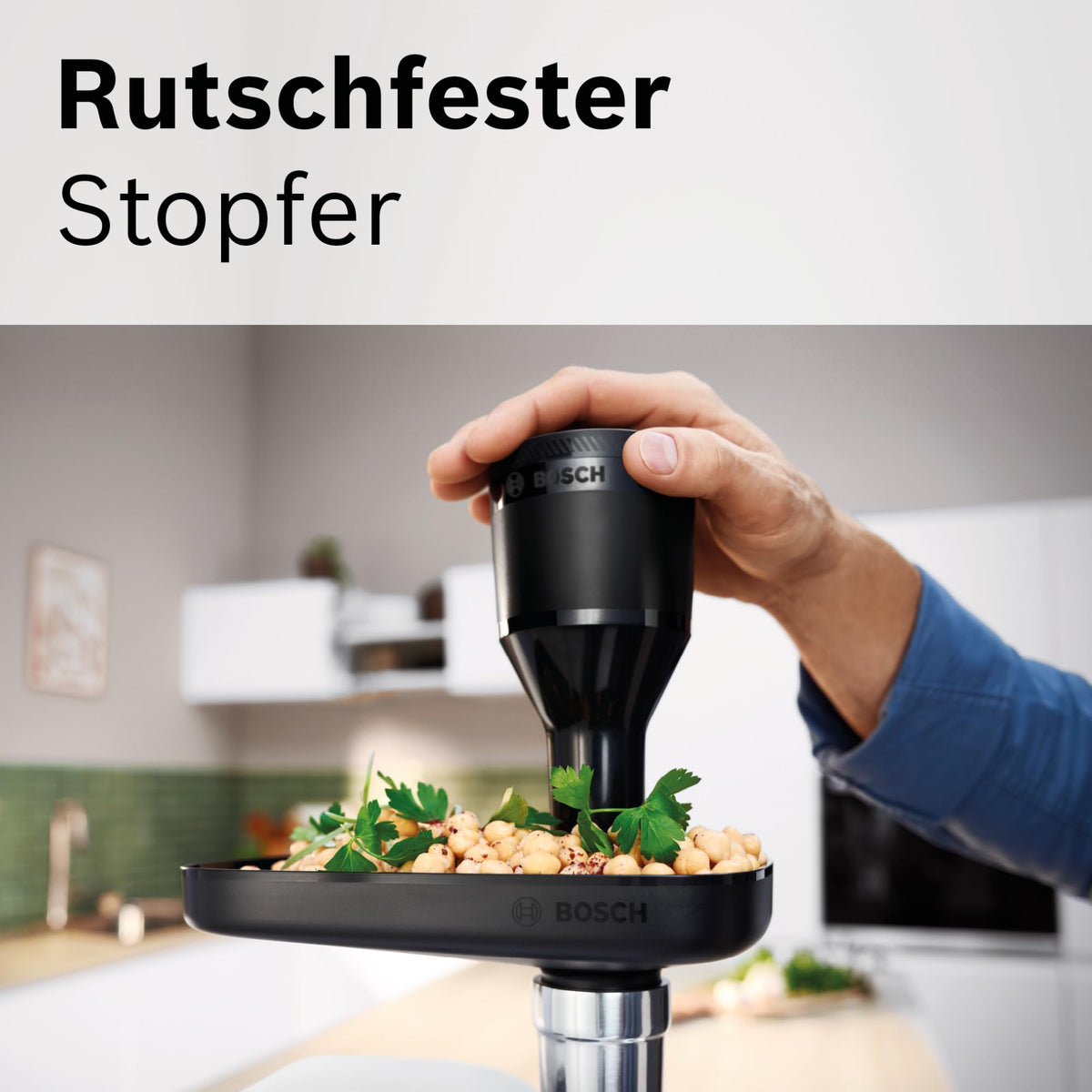 Bosch Răzătoare de carne Serie 4, 2 discuri de tăiere (3 / 8mm) din oțel inoxidabil, lavabile în mașina de spălat vase, electrică, puternică, compactă, 2 trepte, umplutură de cârnați, 1.900 W, alb/negru, MultiPower MFWS420W
