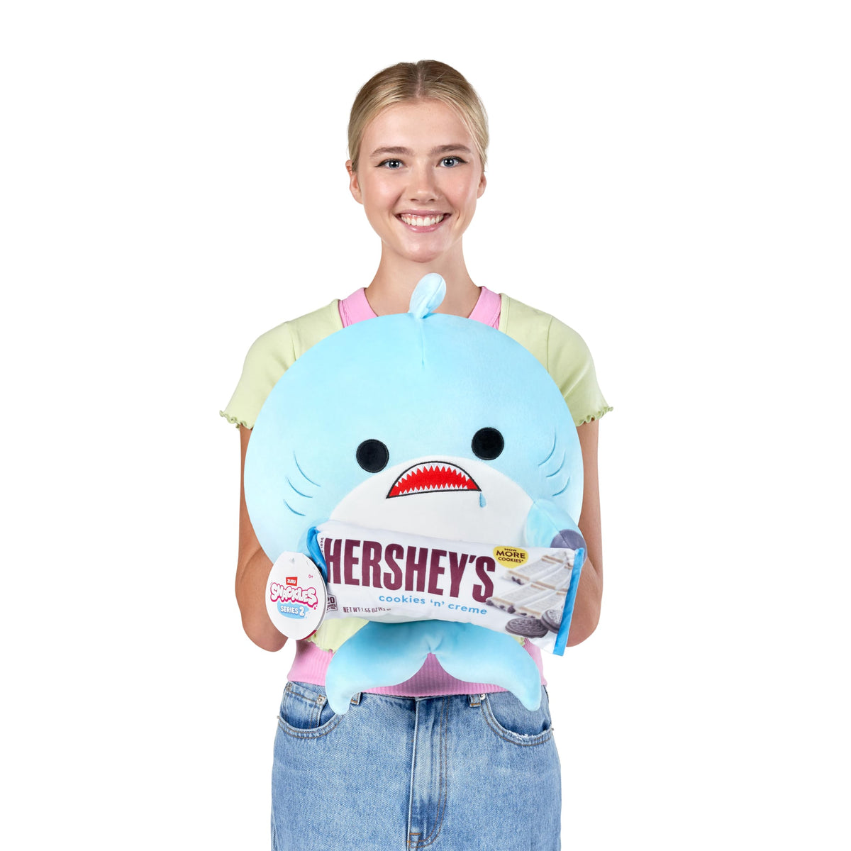 Snackles, Series 2, Shark (Hershey, Cookie n Cream), a cuddly soft, soothing plush toy measuring 35 cm with licensed snacks (Shark). - 77573H
