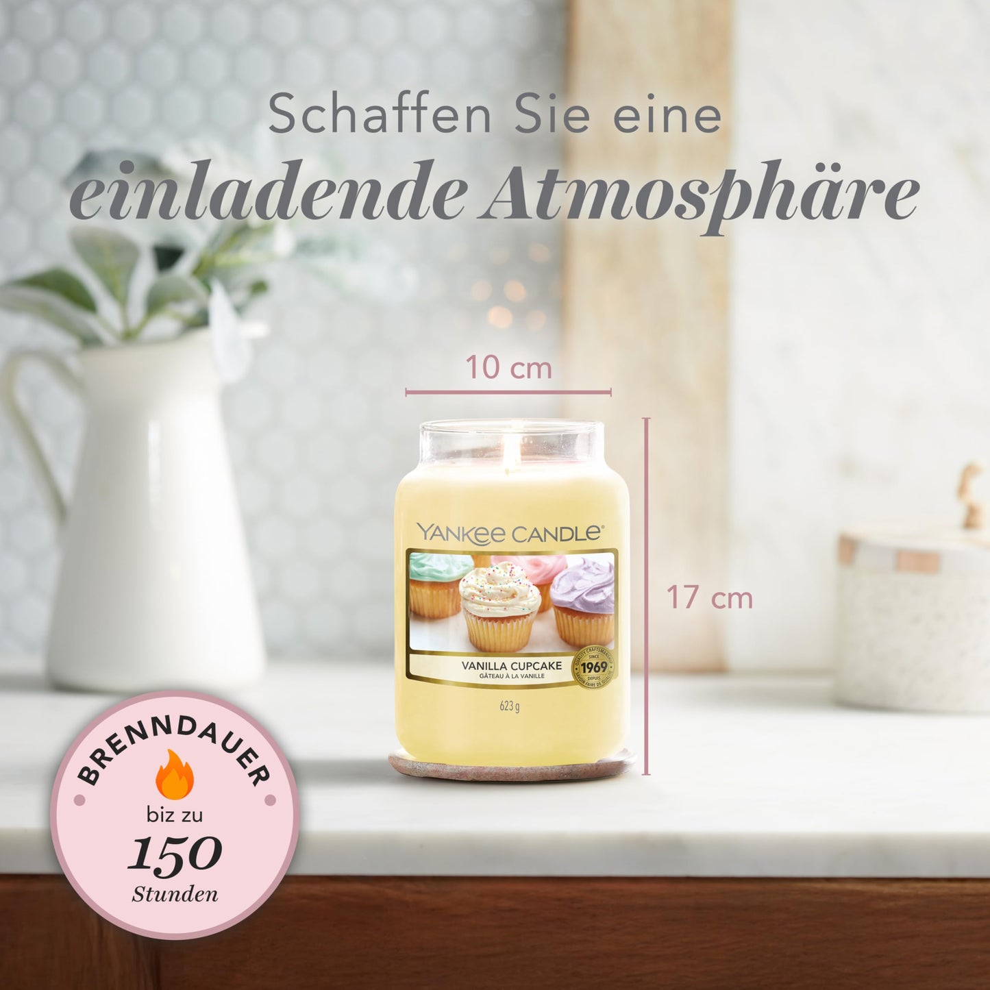 Yankee Candle scented candle in a glass (large) | Vanilla Cupcake | Candle with a long burning time of up to 150 hours Perfect gifts for women - 1093707E