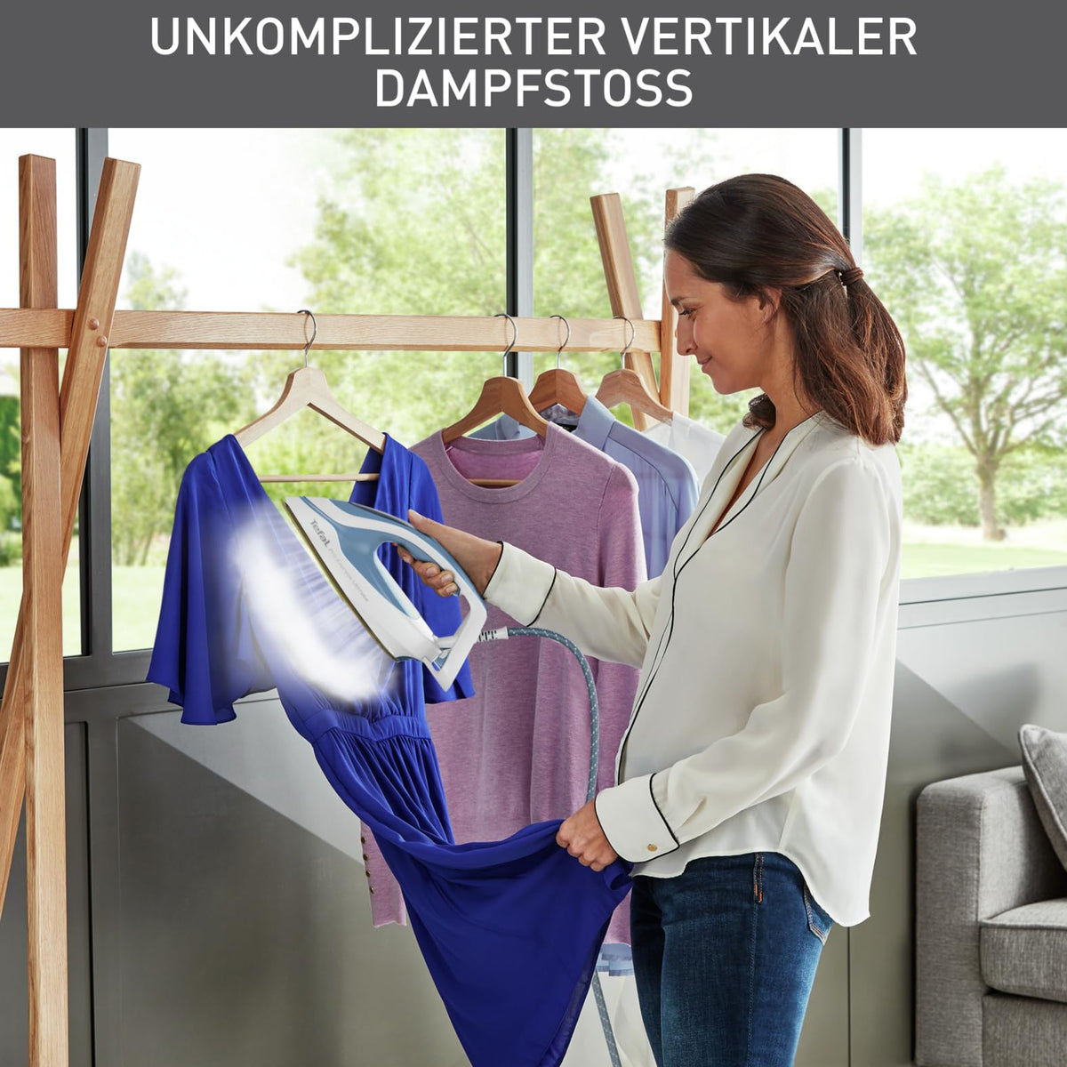 Tefal Pro Express Ultimate stație de călcat cu aburi, 7,6 Bar presiune a aburului, eliberare constantă a aburului: 155 g/min., impuls de abur: 580 g/min., fără setări, funcție de abur vertical, Alb/Albastru, GV9710