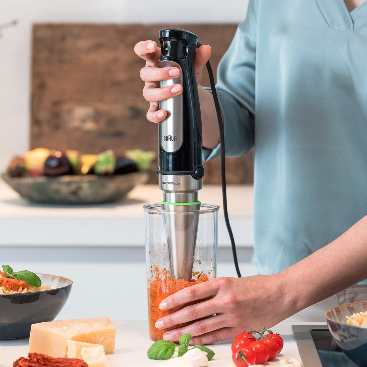 Braun MultiQuick 7 - Mixer vertical cu tehnologie SplashControl, sistem ActiveBlade, control precis al vitezei, tocător de 500 ml, tel, pahar de 600 ml, 1000W, negru (MQ7035X)