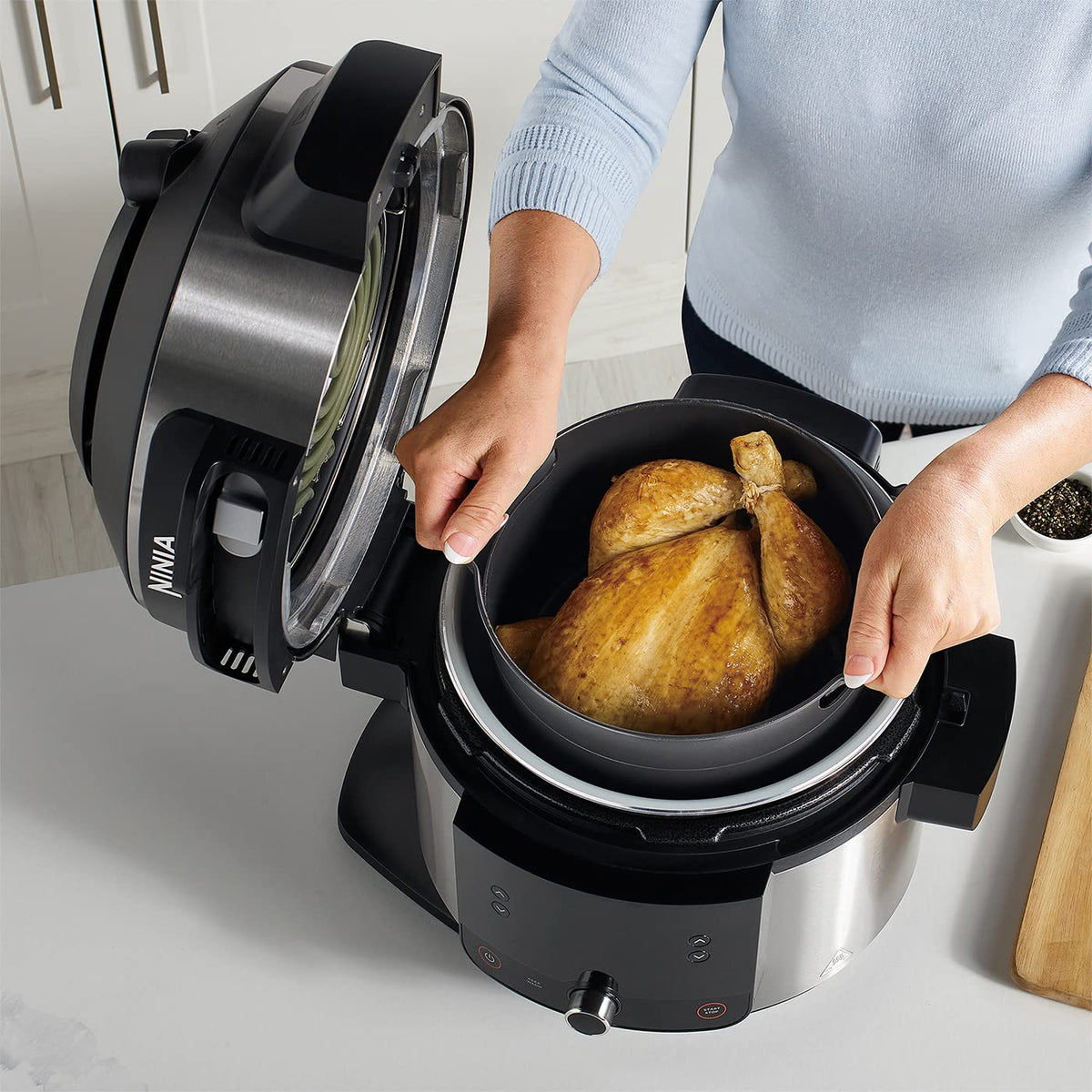 Ninja Foodi Multicooker with SmartLid, 6L, 11-in-1 Multicooker, OL550EU