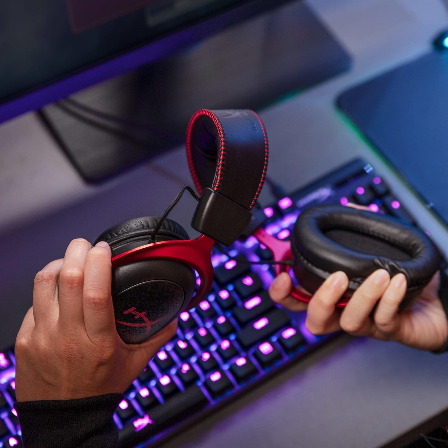 HyperX Cloud II Wireless Gaming Headset, 2.4GHz, 30h Battery, 20m Range, DTS Headphone Spatial Audio, 53mm Driver, HyperX Comfort, Detachable Microphone, Black-Red - HHSC2X-BA-RD/G