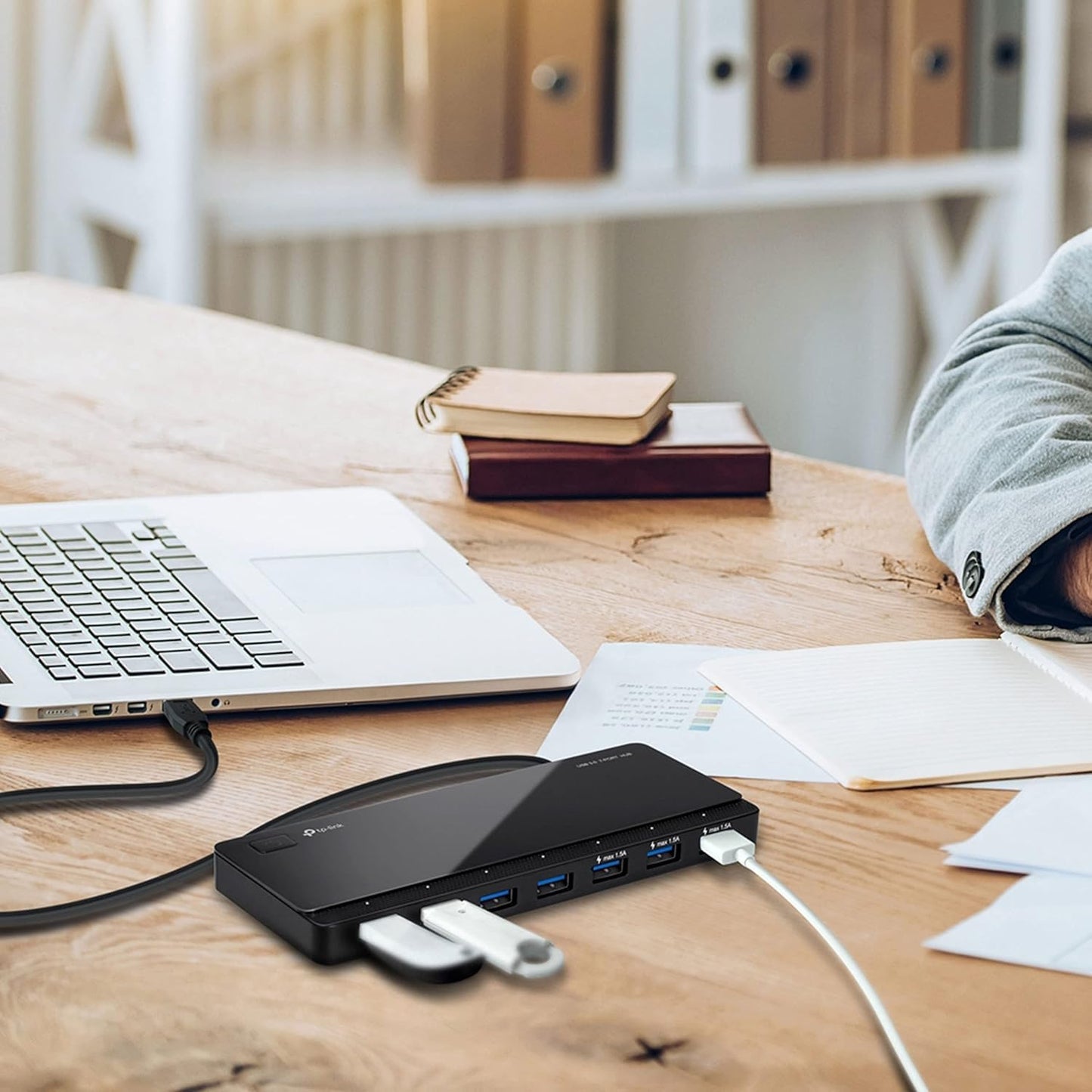 TP-Link UH700 USB 3.0 hub with power supply, 7-port USB distributor & splitter, ideal USB adapter multiple times for Windows, Mac, Chrome & Linux OS, with power supply & ON/OFF switch - TL-UH700