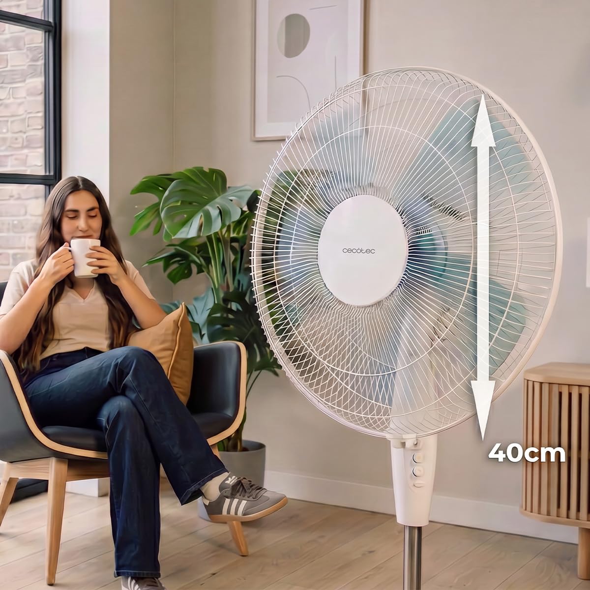 Cecotec pedestal fan EnergySilence 515 WindLite Pro Black. 56W power, 40cm diameter, 5 aerodynamic blades, 3 speed levels, automatic oscillation and telescopic pole - A90_EU01_123562