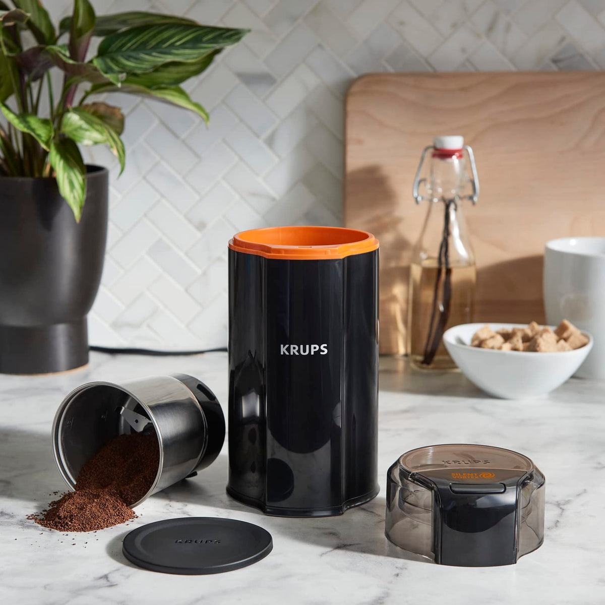 Krups GX3328 Silent Vortex Moară electrică pentru cafea și condimente | 3 în 1 mecanism de măcinare pentru boabe de cafea, condimente, ierburi | super silențioasă | lavabilă în mașina de spălat vase | bol de măcinare detașabil + capac | Negru