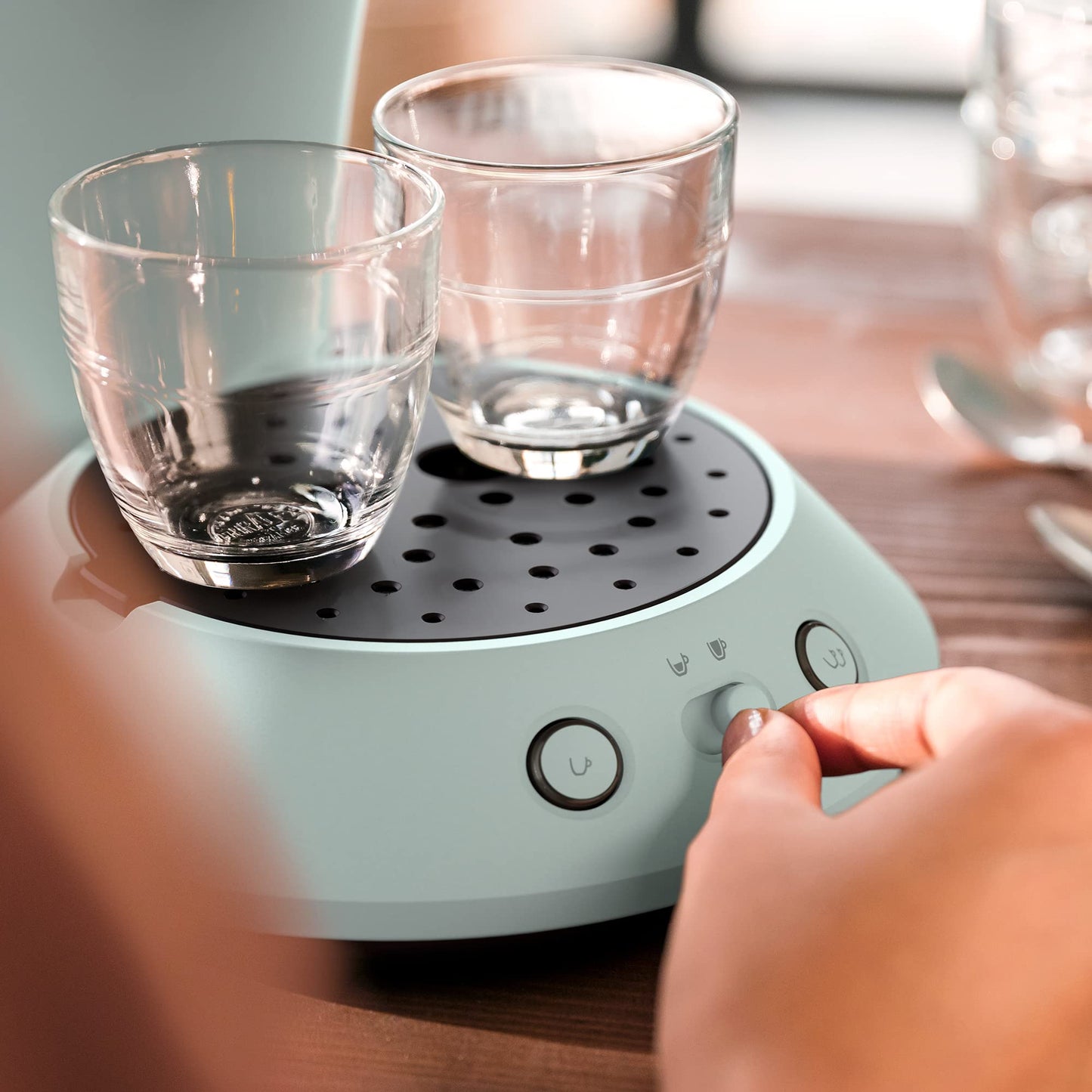 Philips Senseo Original Plus coffee pad machine (choice of coffee strength, coffee boost technology, made from recycled plastic), mint, CSA210/20