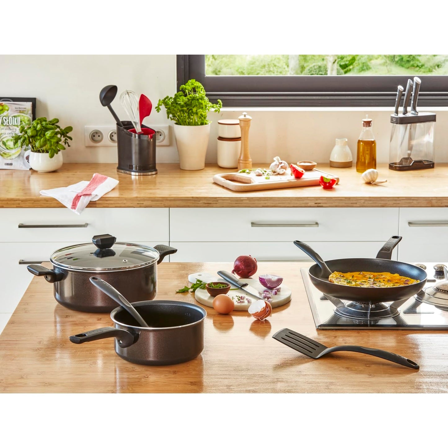Tefal Easy Cook & Clean pan set 24/28 cm, non-stick coating, frying pans, thermo signal at ideal frying temperature, NOT suitable for induction, easy to clean, Made in France, B5559033