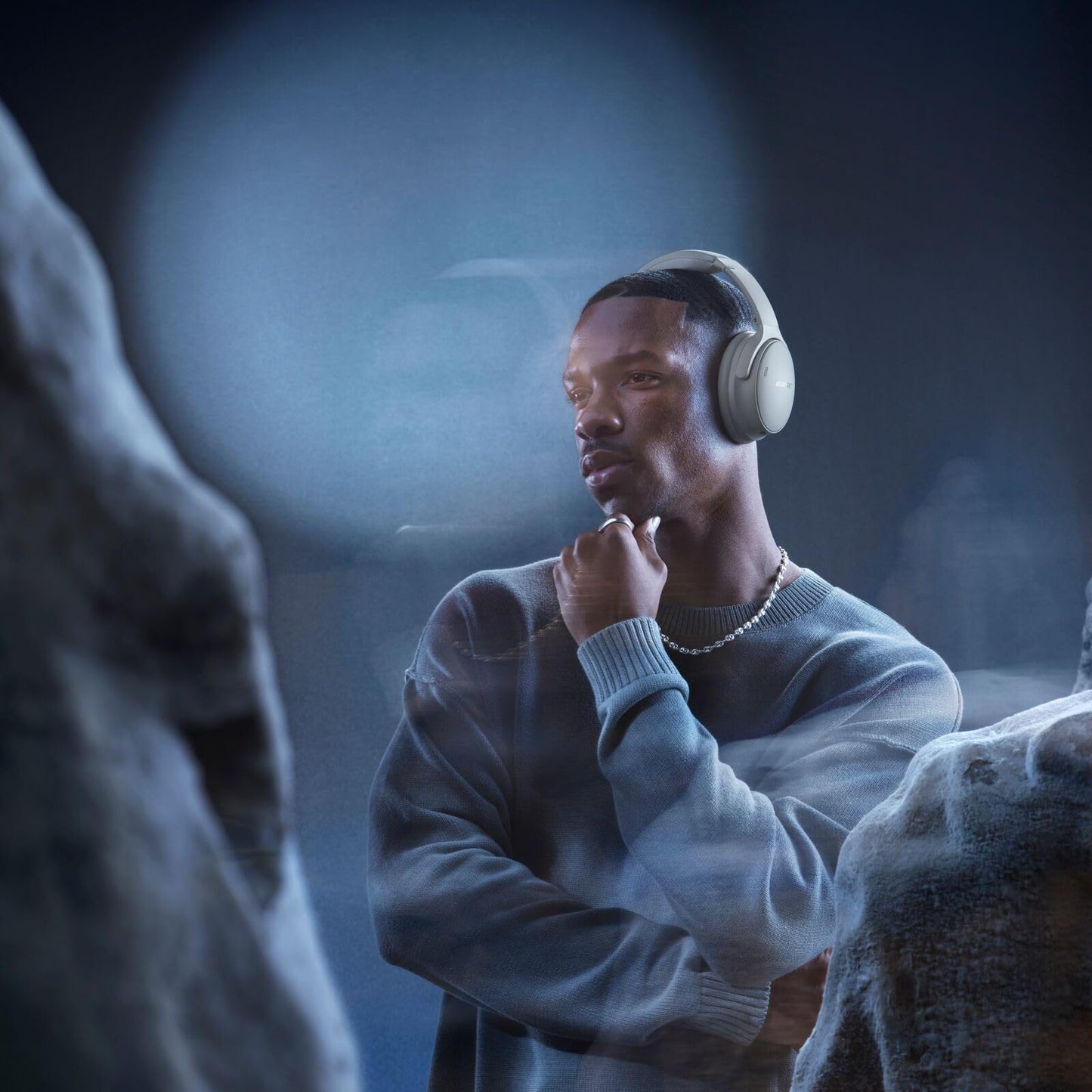 Bose QuietComfort wireless headphones with microphone and noise canceling, Bluetooth over-ear headphones, audiophile headphones, on-ear headphones with noise canceling, up to 24h battery life, moonlight gray - 884367-1700