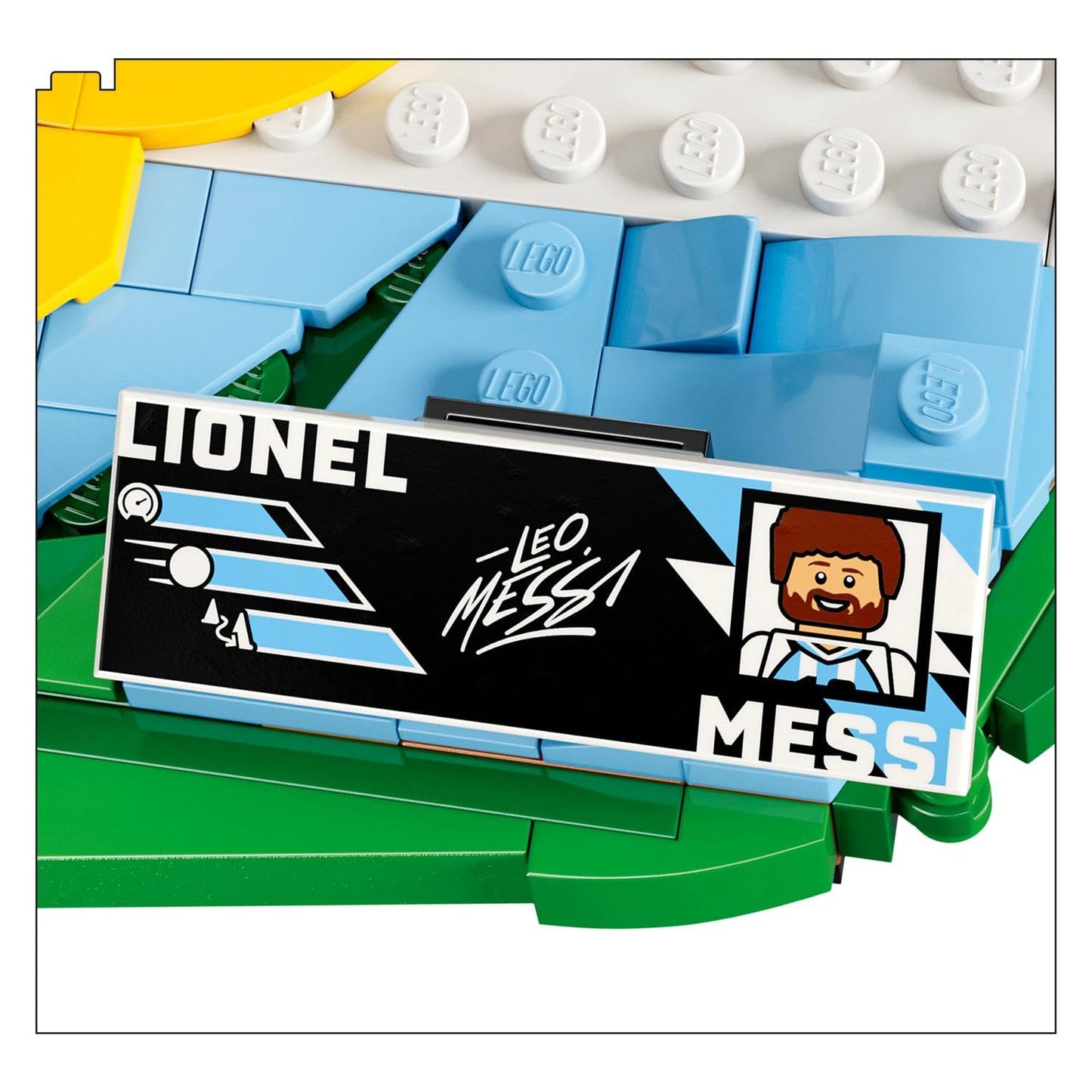 LEGO Editions Lionel Messi - football highlights toy - 3D model building with minifigure to collect - children's room decoration - gift for boys, girls aged 10 and over and adult sports fans - 43011