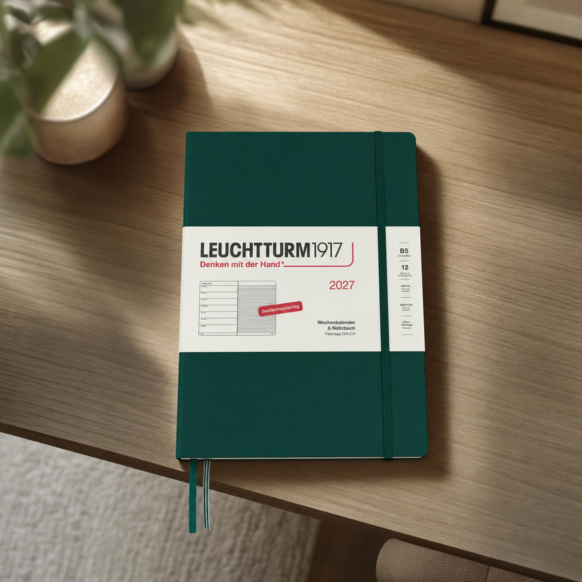 LEUCHTTURM1917 Calendar săptămânal 2027 Compoziție (B5) cu caiet - Planificator de întâlniri german, Verde pădure, ianuarie-decembrie 2027, Prezentare generală săptămânală în stânga + Pagina de note în dreapta - 400043