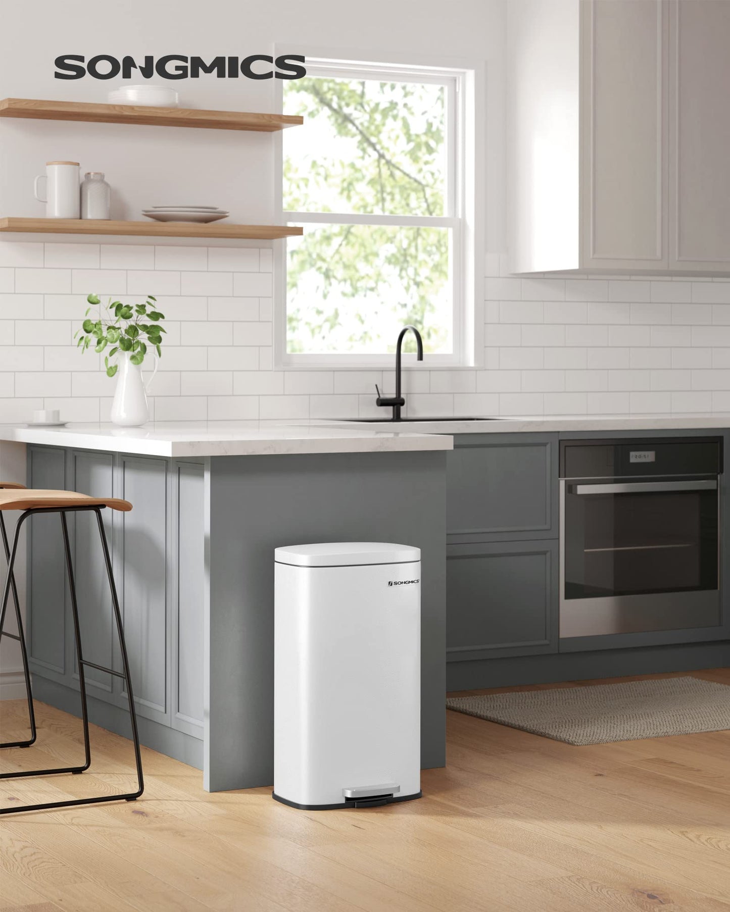 SONGMICS kitchen rubbish bin, 30 liters, waste bin, pedal bin, with lid, soft close, foot pedal, steel, inner bin, white LTB03WT