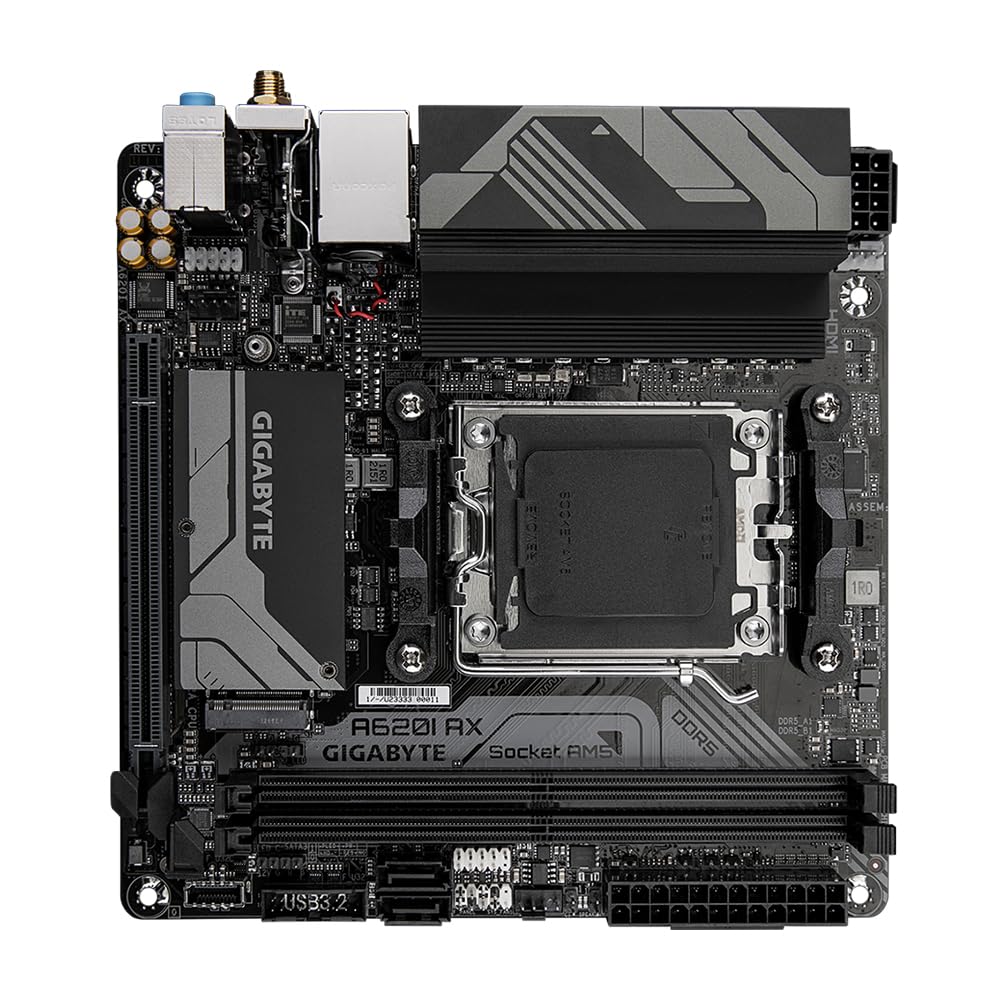 Placa de bază GIGABYTE A620I AX - Suportă procesoare AMD Ryzen 8000, VRM digital cu 5+2+1 faze, până la 6400MHz DDR5 (OC), 1xPCIe 4.0 M.2, Wi-Fi 6E, LAN 2.5GbE, USB 3.2 Gen 2