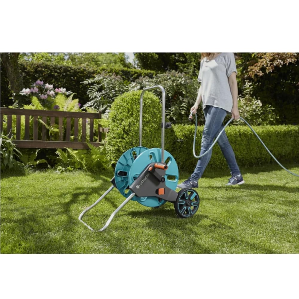 Gardena CleverRoll M: Hose trolley with up to 60 m capacity, particularly stable, with clip for syringe storage, drip stop, freely selectable crank side (18511-20)