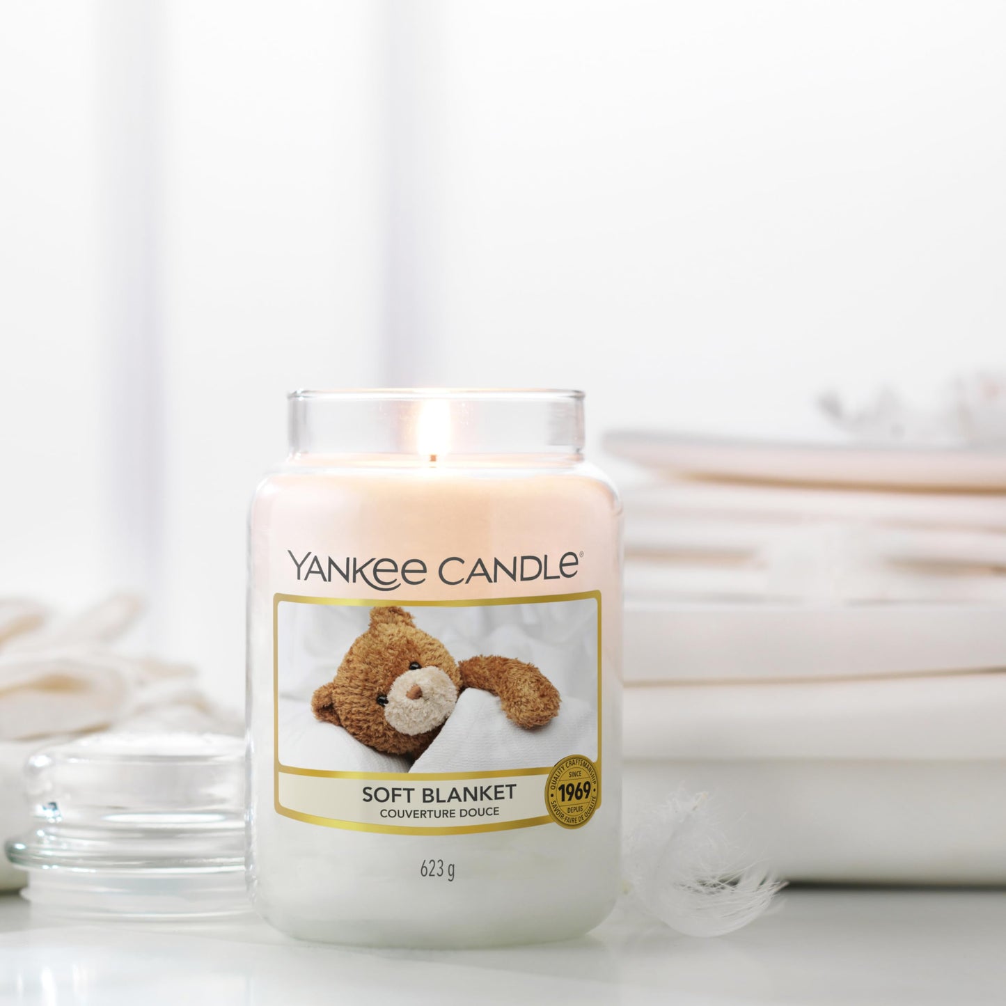 Yankee Candle scented candle in a glass (large) | Soft Blanket | Burning time up to 150 hours | Perfect gifts for women - 1173563EZ