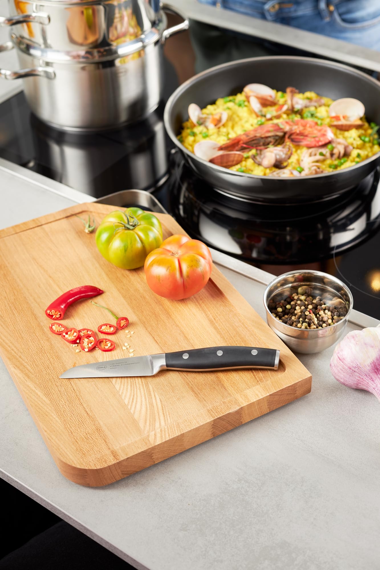 RÖSLE ELEGANCE wok pan, high-quality stainless steel wok with robust ProCera ceramic seal, 28 cm, 18/10 stainless steel, suitable for induction, silver - 13362