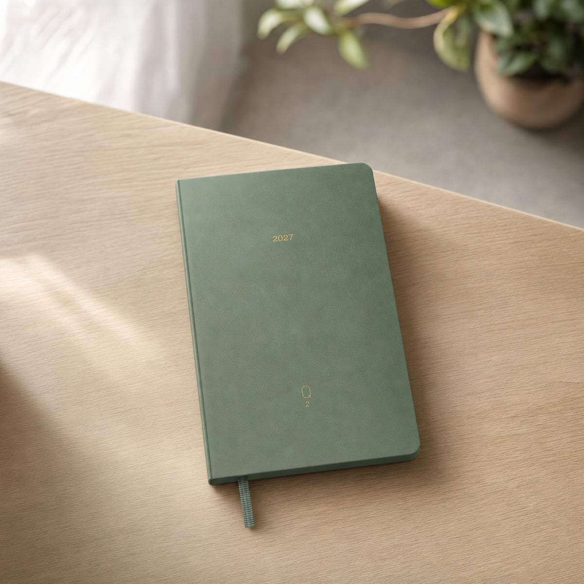 LEUCHTTURM1917 Quarterly Daily Calendar 2027 Dotted, Pocket (A6), Flexcover, Set of 4 (1 calendar per quarter), Shades of Green, Calendar Overview 2027, 12-Month Planning, Moon Phases & International Holidays - 400374