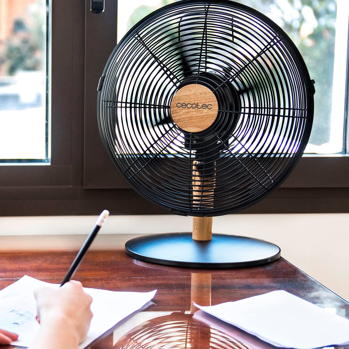 Cecotec table fan EnergySilence 600 WoodDesk. 40W, wood look finish, 12" diameter with 4 blades, 3 speeds, swivel function, height adjustable, maximum security. - 08230