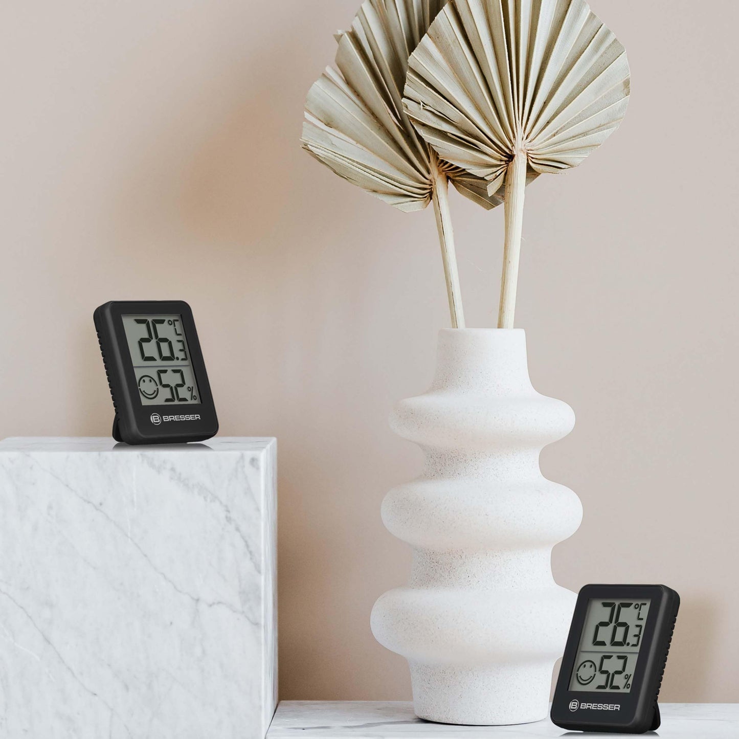 Bresser set of 6 thermometer hygrometers - digital room thermometer for checking interior humidity, suitable for refrigerators, wall mounting and magnet, mold prevention - indicator smiley, black - 7000015CM3000