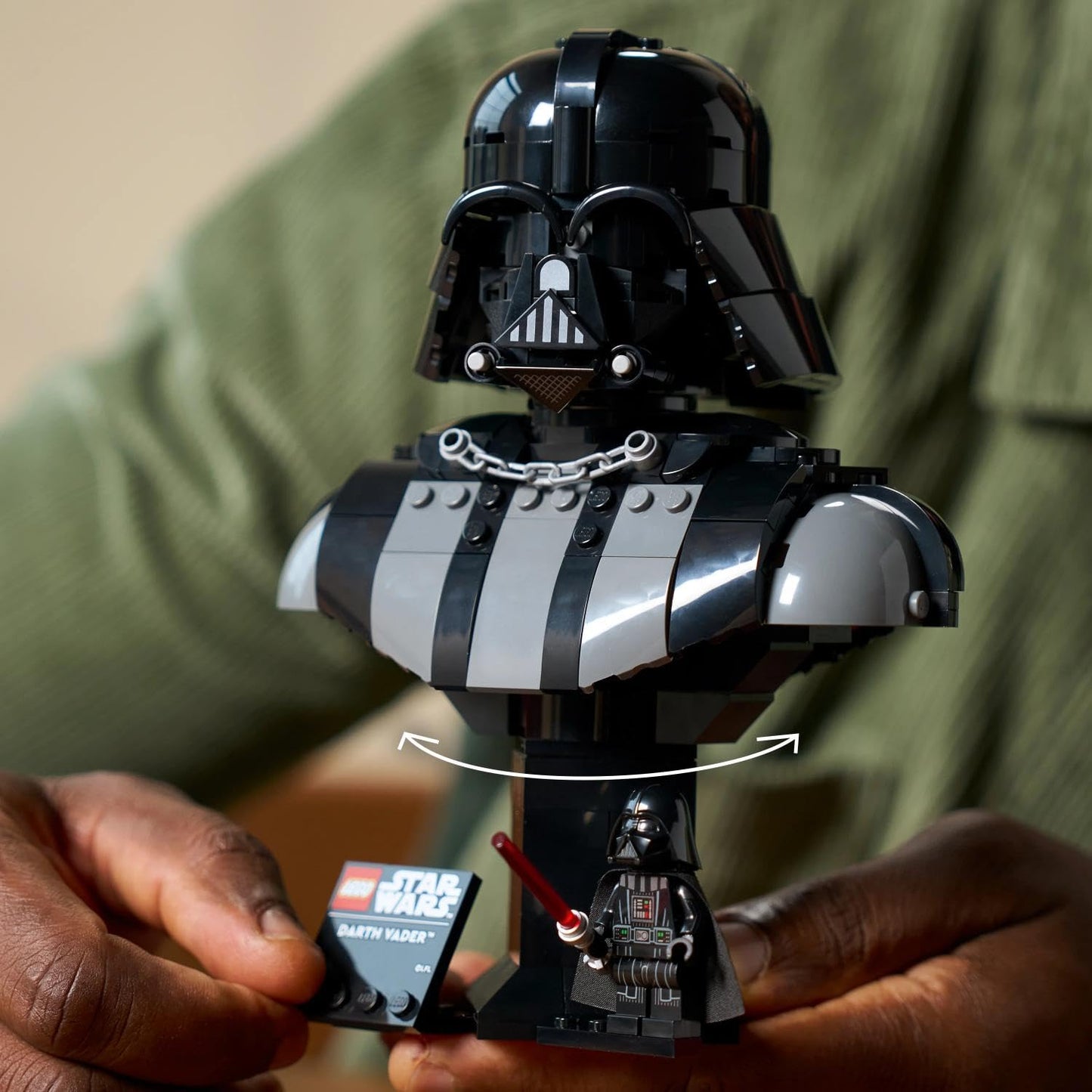 LEGO Star Wars 75439 Darth Vader bust - model building for adults - including collectible minifigure with red lightsaber - gift idea for fans of A New Hope