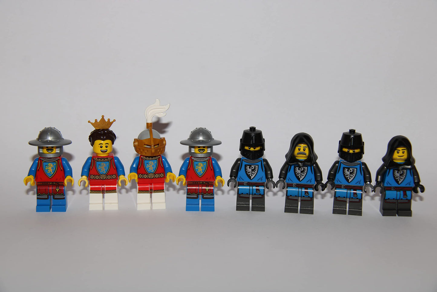 LEGO Knight Minifigures: Lion Knight & Falcon Knight Figures, Black Falcon Knights, Lion Knights (Lion Knights & Falcon Knights)