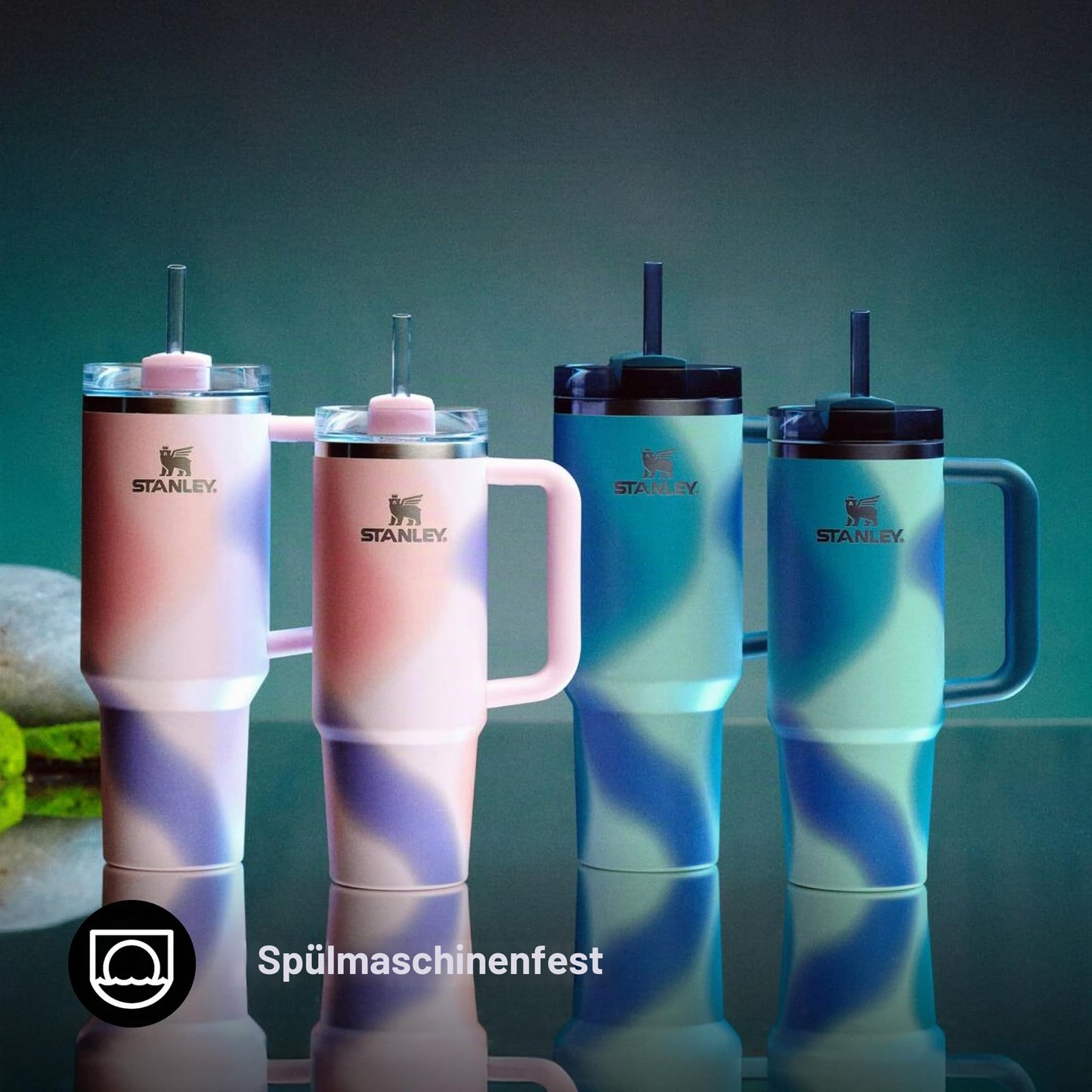 STANLEY 1913 Quencher H2.0 Flowstate Drinking Bottle with Straw 0.89L - Thermo Mug Cools for 9 Hours - 40 Hours Ice Cooled - Thermos Bottle BPA Free - Stainless Steel Drinking Cup - Coastal Teal Motion - 100000115534
