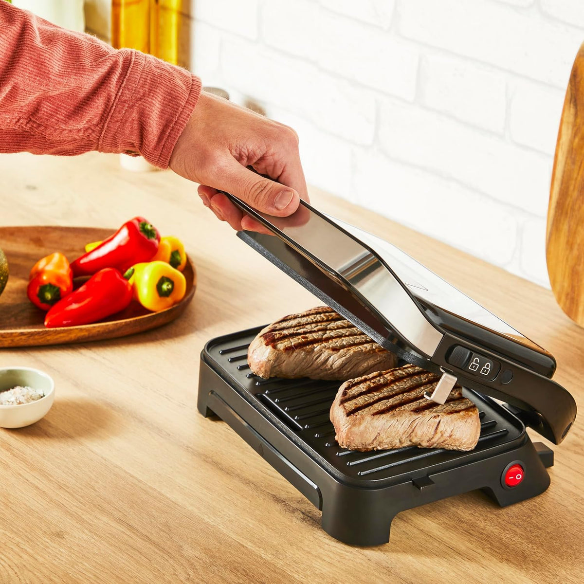 Tefal Inicio Compact 2-in-1 Contact and Panini Grill, 1000 W, compact design, stainless steel housing, juice collecting tray, non-stick grill plates, stainless steel/black, GC270D10