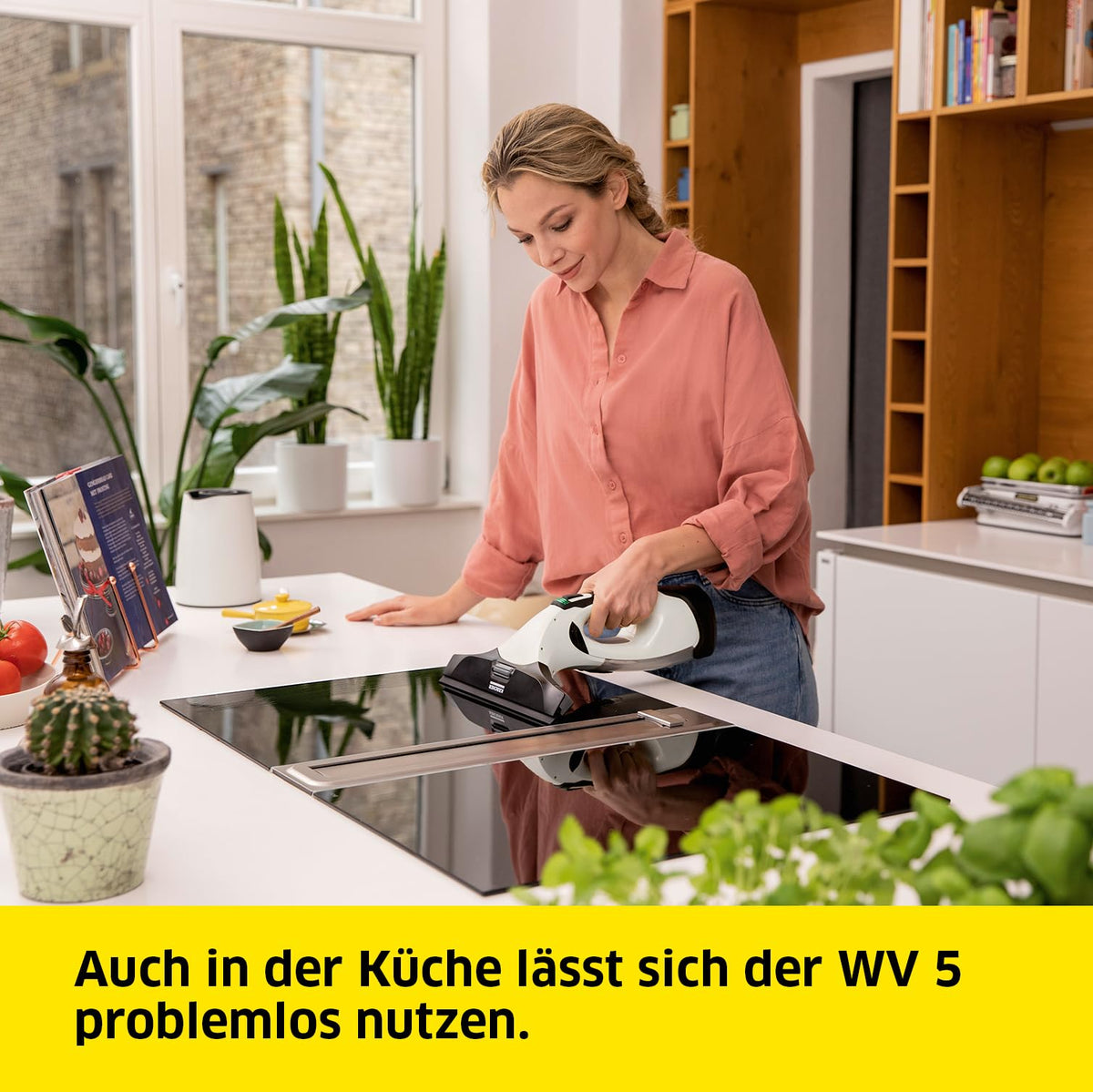 KÄRCHER Window Vacuum WV 5 Plus N, battery life: 35 min, LED charging status indicator, 2 suction nozzles, spray bottle with microfiber cover, 20 ml window cleaner concentrate - 1.633-701.0