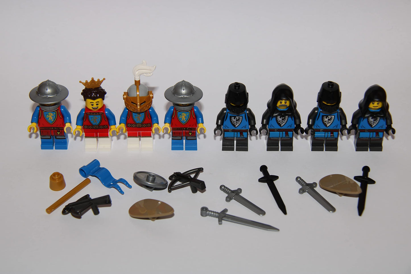 LEGO Knight Minifigures: Lion Knight & Falcon Knight Figures, Black Falcon Knights, Lion Knights (Lion Knights & Falcon Knights)