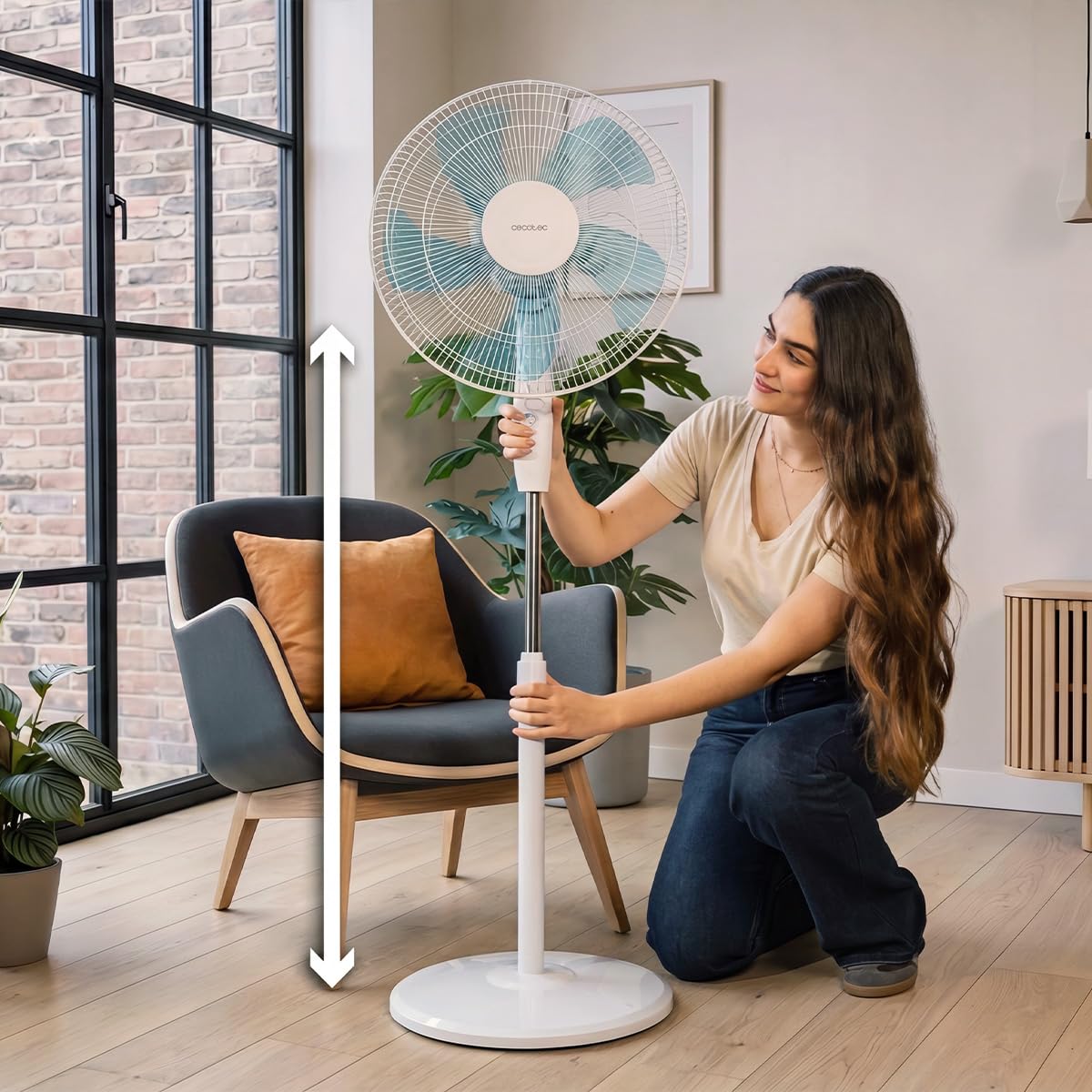 Cecotec pedestal fan EnergySilence 515 WindLite Pro Black. 56W power, 40cm diameter, 5 aerodynamic blades, 3 speed levels, automatic oscillation and telescopic pole - A90_EU01_123562