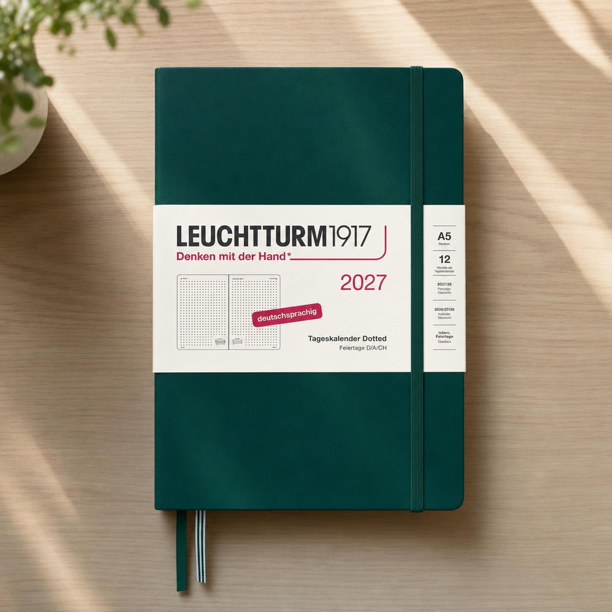 LEUCHTTURM1917 Daily Calendar 2027 Dotted Medium (A5) - German, Forest Green, 145 x 210 mm, January-December (12 months), 1 page per day, hourly grid 7:00-22:00, hardcover, 80 g/m² paper - 400169