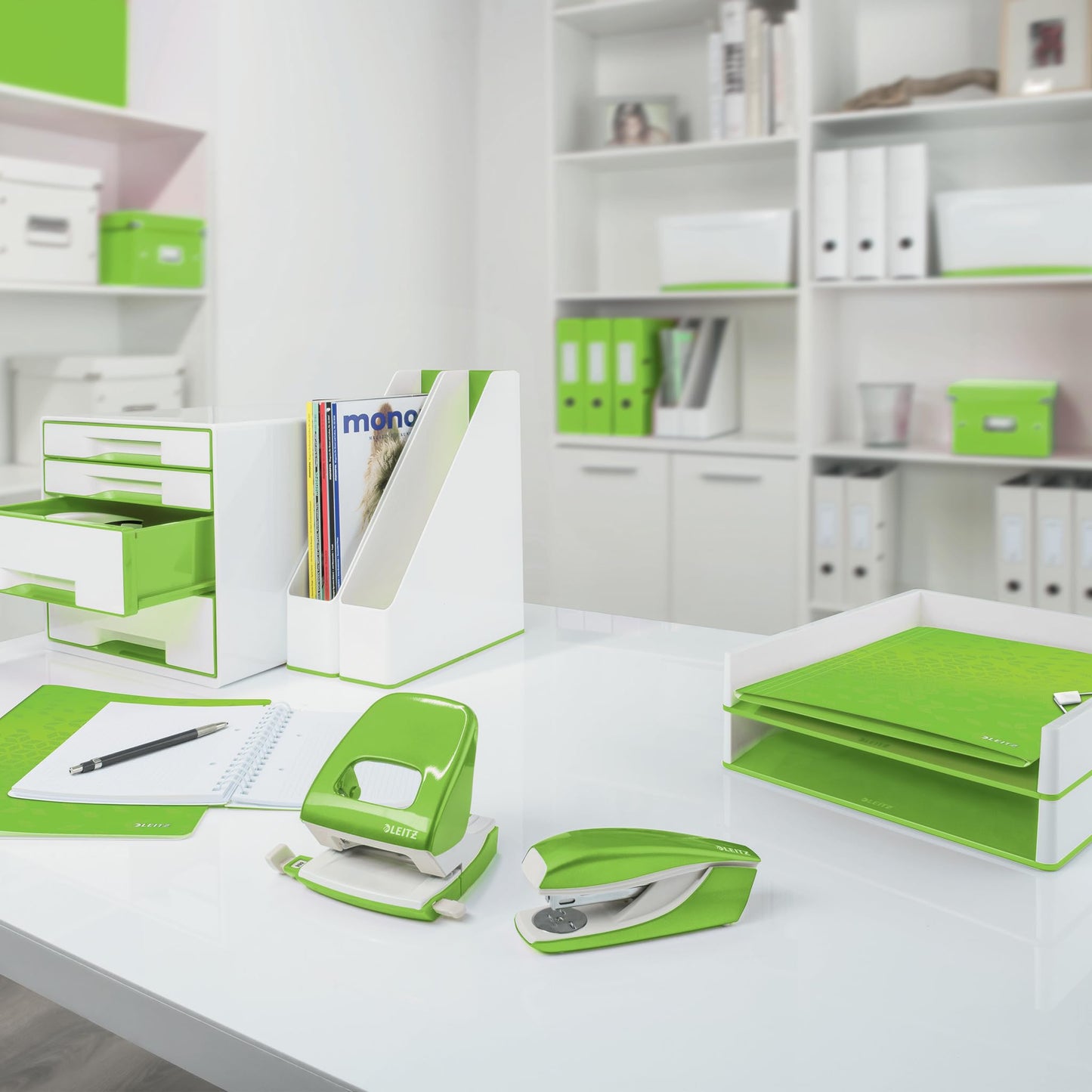 Leitz WOW display book in A4 format, pack of 10, each with 40 transparent pockets for 80 sheets, green, WOW, 46320054 - 46320054-10