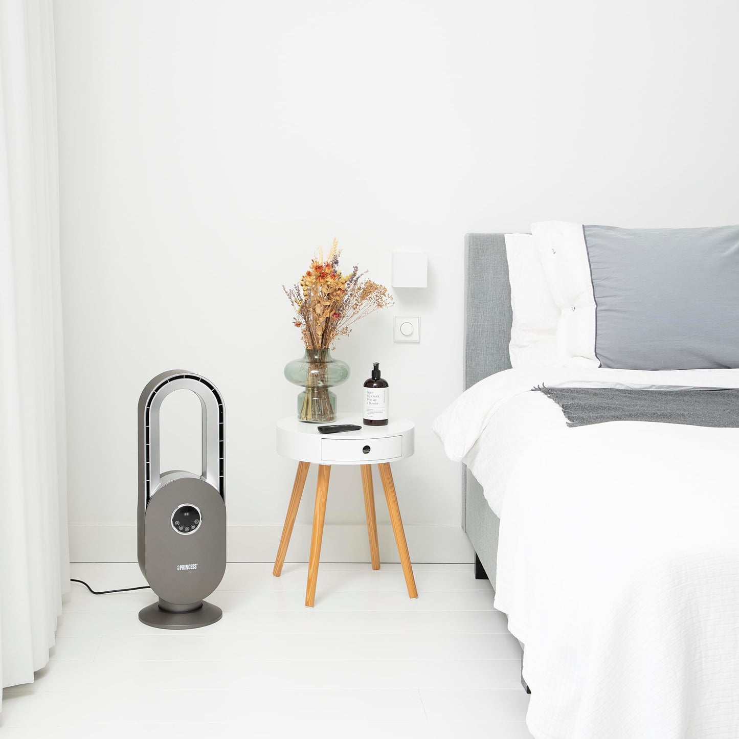 Princess fan without blades - safe, quiet & efficient - 3 speed levels & 3 modes - timer - remote control included - 01.351500.01.001