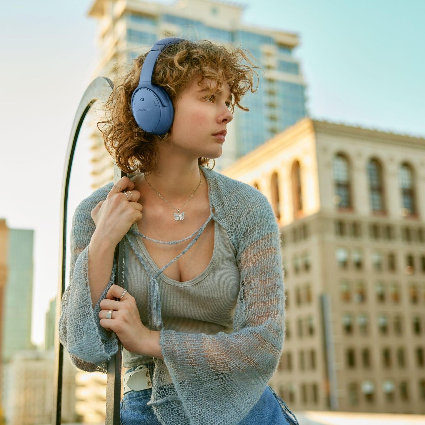 Bose QuietComfort wireless headphones with microphone and noise canceling, Bluetooth over-ear headphones with noise canceling, up to 24 hours of battery life, twilight blue - Limited Edition - 884367-1300