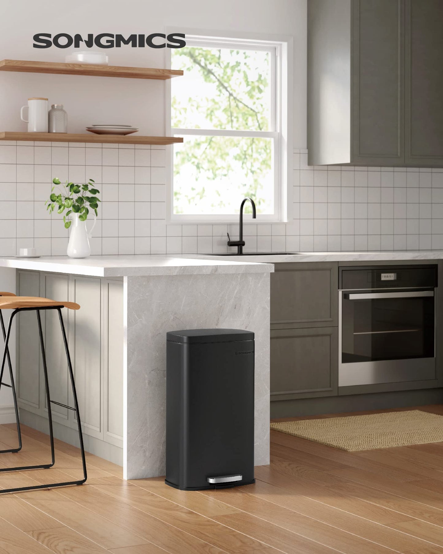 SONGMICS kitchen rubbish bin, 30 liters, waste bin, pedal bin, with lid, soft close, foot pedal, steel, inner bin, black LTB03BK