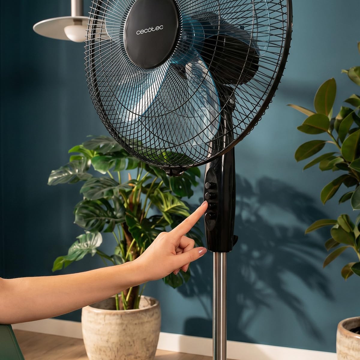 Cecotec pedestal fan EnergySilence 515 WindLite Pro. 56 W power, 40 cm diameter, 5 aerodynamic blades, 3 speed levels, automatic oscillation, telescopic rod and secure stand - A90_EU01_123500