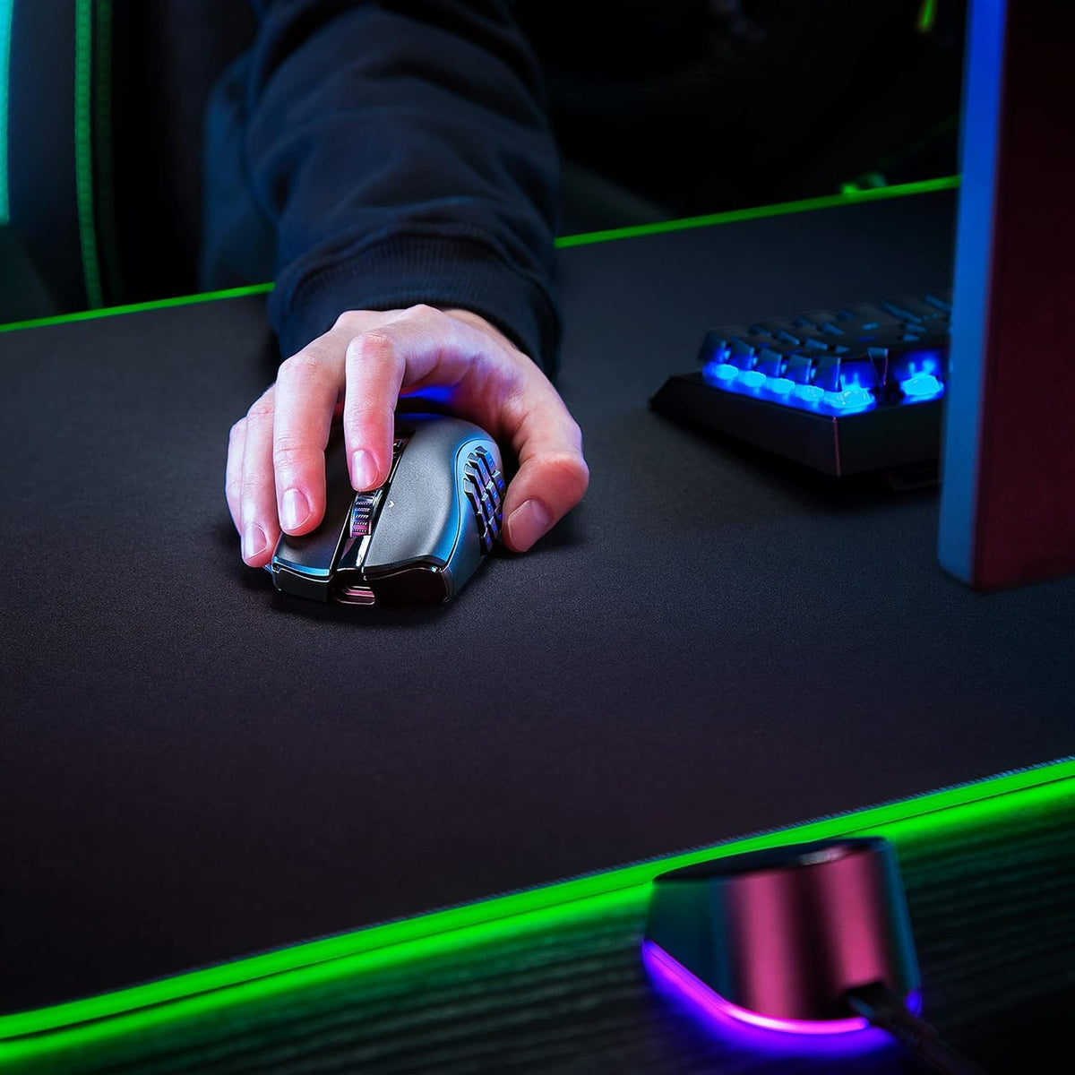 Razer Wireless Charging Puck - Modul de încărcare wireless/accumulator pentru mouse-uri compatibile - compatibil cu Basilisk V3 Pro, Cobra Pro și Naga V2 Pro | Negru - RC21-01990200-R3M1