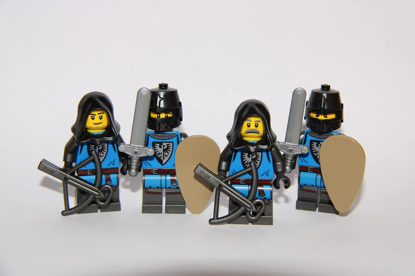 LEGO Knight Minifigures: Lion Knight & Falcon Knight Figures, Black Falcon Knights, Lion Knights (Lion Knights & Falcon Knights)
