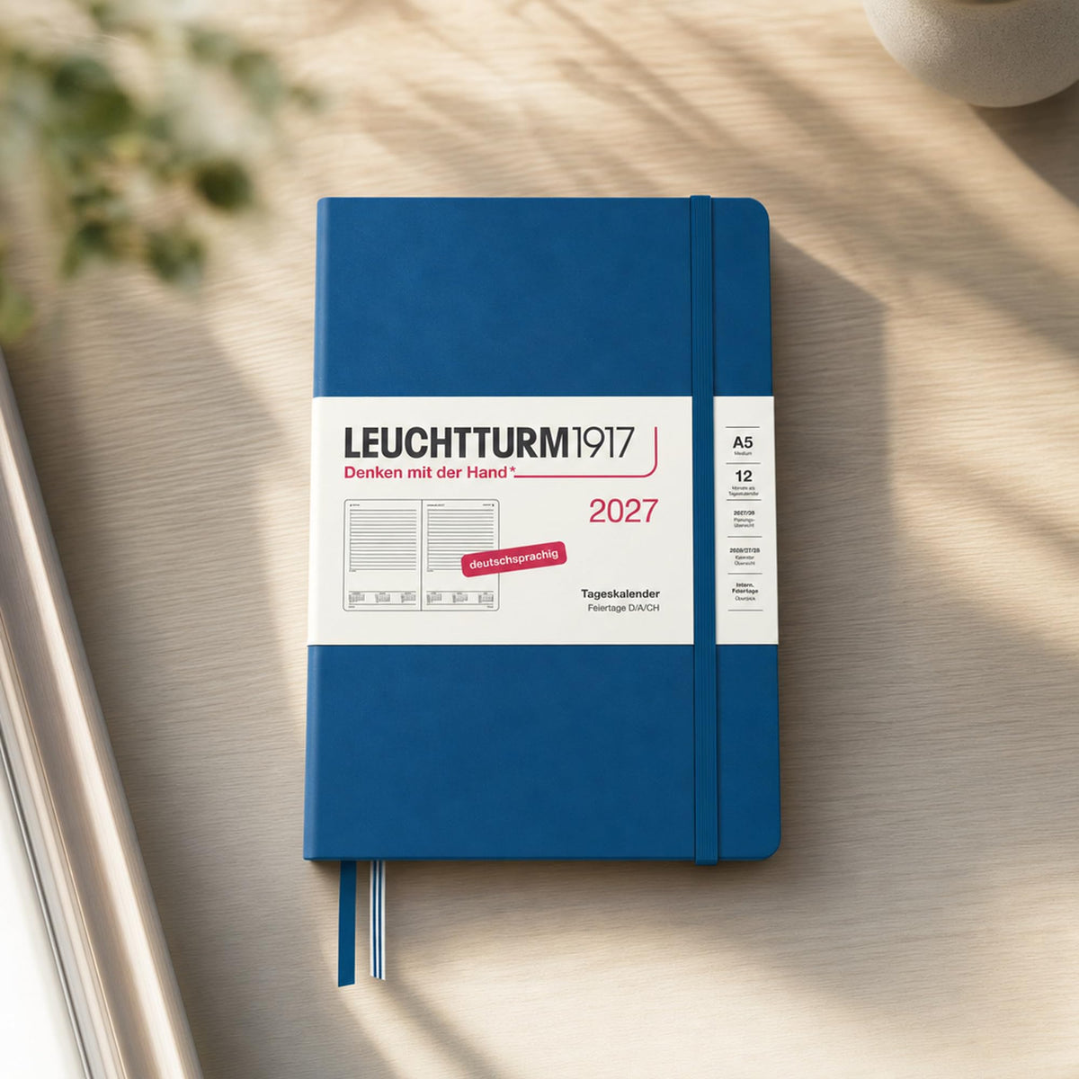LEUCHTTURM1917 Daily Calendar 2027 Medium (A5) - German, Indigo, 145 x 210 mm, January-December (12 months), 1 page per day, hourly grid 7:00-22:00, hardcover, 80 g/m² paper - 400163