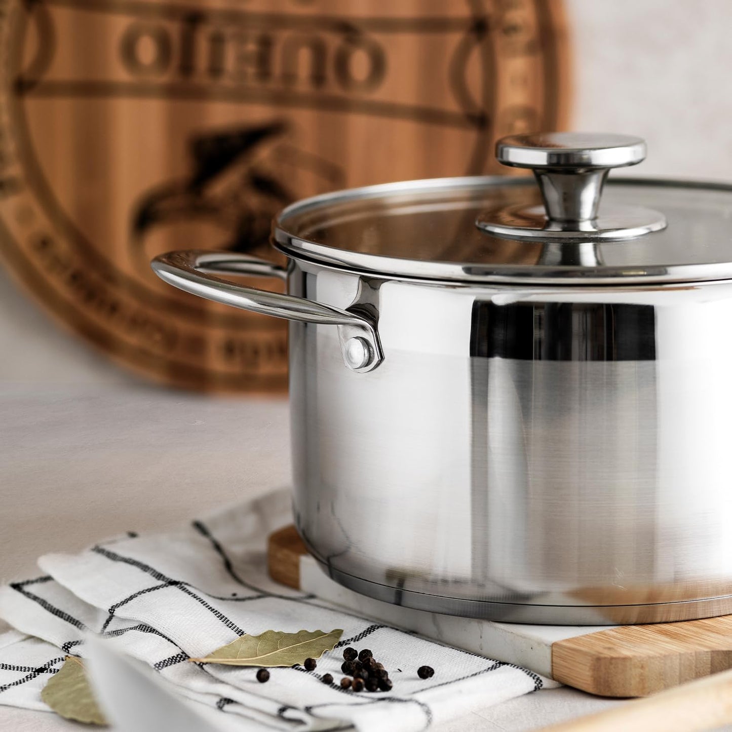 FLORINA stainless steel pot 3.5 l 20 cm diameter I Energy-saving cooking pot FALCON I Pot with glass lid and measuring scale I 3-layer base even heat distribution I Ideal for all types of stoves - 5G1043