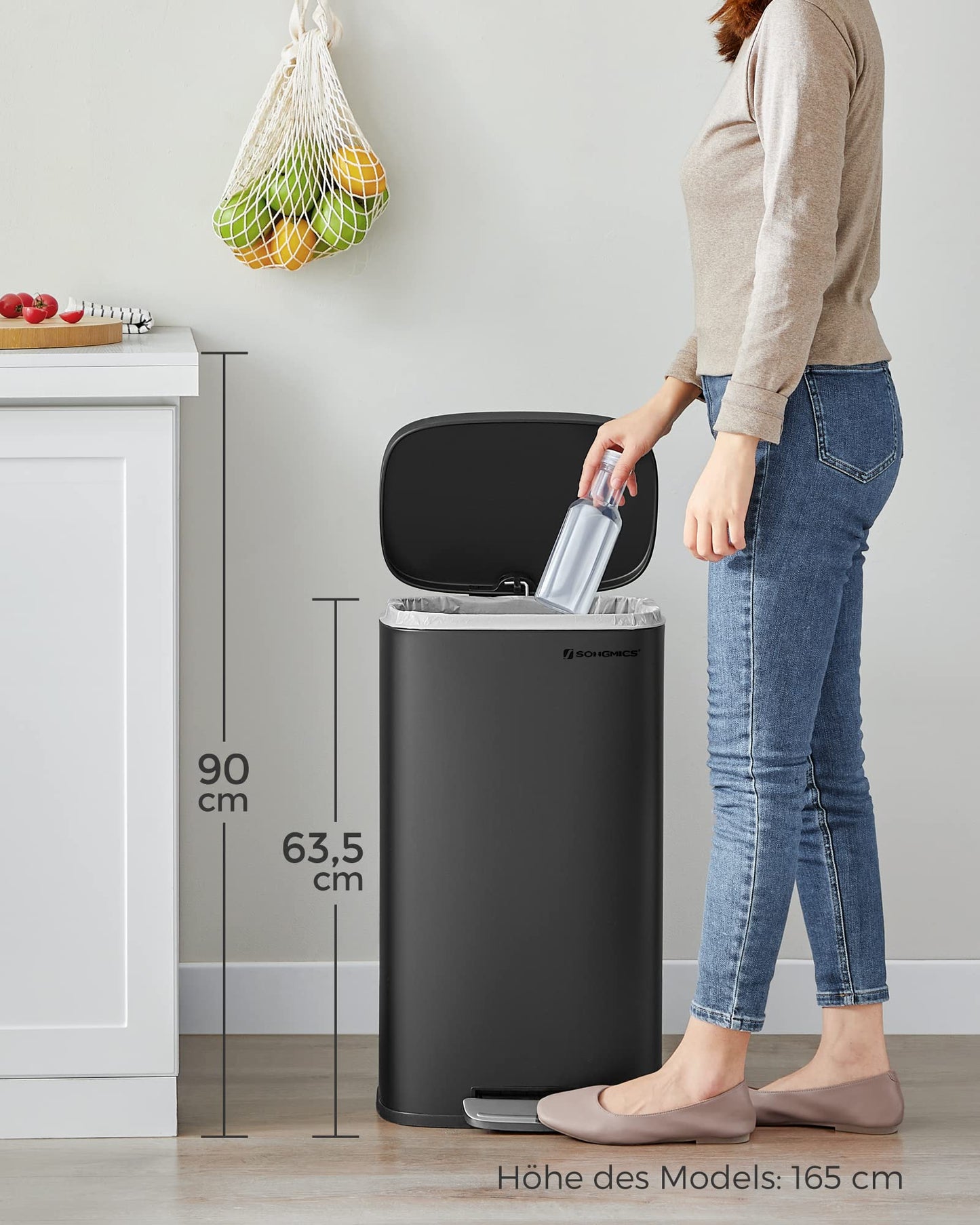 SONGMICS kitchen rubbish bin, 30 liters, waste bin, pedal bin, with lid, soft close, foot pedal, steel, inner bin, black LTB03BK