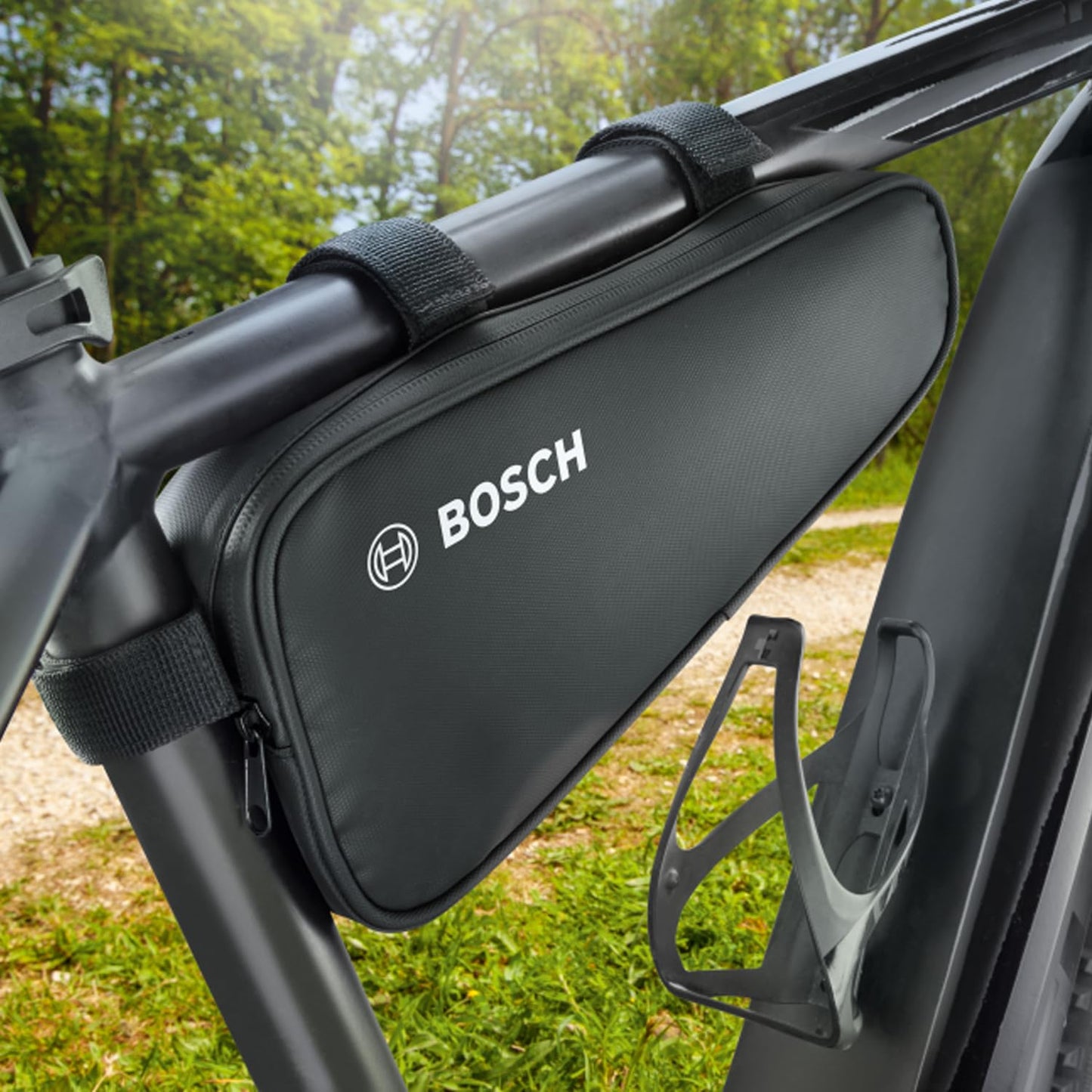 Bosch electric bicycle pump/air pump/mini compressor EasyPump (3.0 Ah battery; 3.6 volts; autostop function; 150 PSI; 10.3 bar; LED; USB-C®; 3x adapter; quick connection plug; bicycle bag) - 0603947002